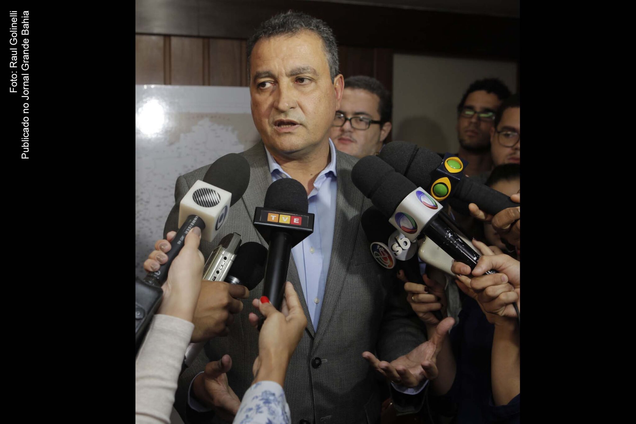 Governador Rui Costa assina decreto.