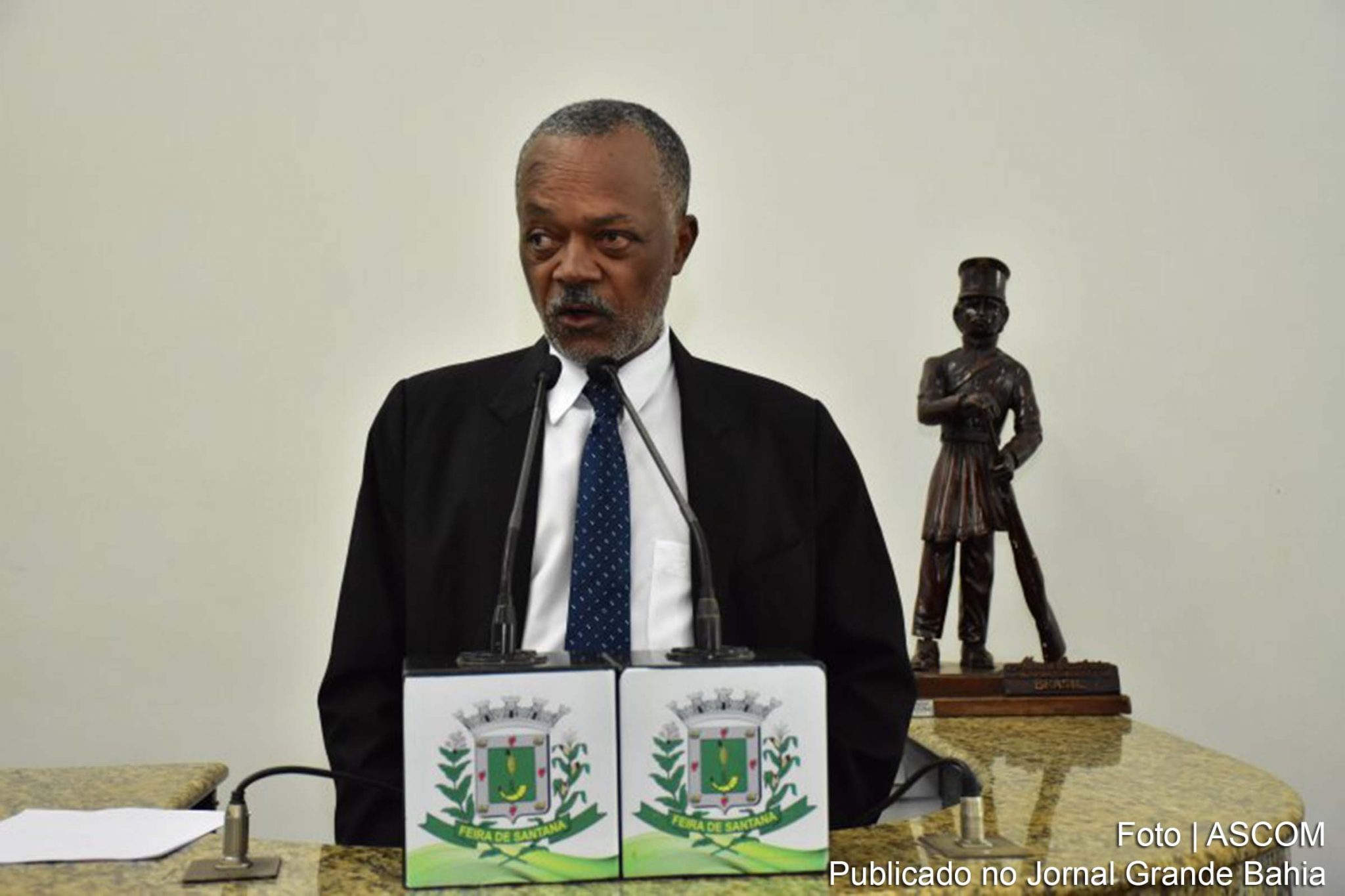 João dos Santos (João Bililiu): mais uma vez, venho a esta Tribuna solicitar do órgão responsável na Prefeitura que adote as medidas necessárias, com máxima urgência.