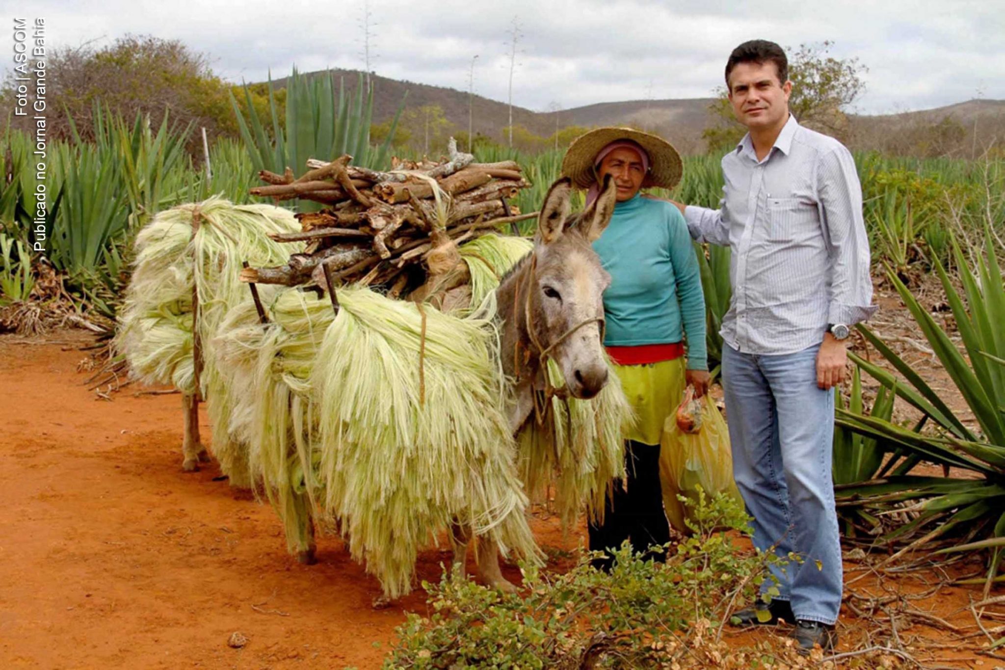 Produtora rural da região sisaleira ao lado do deputado estadual Eduardo Salles (PP-BA).