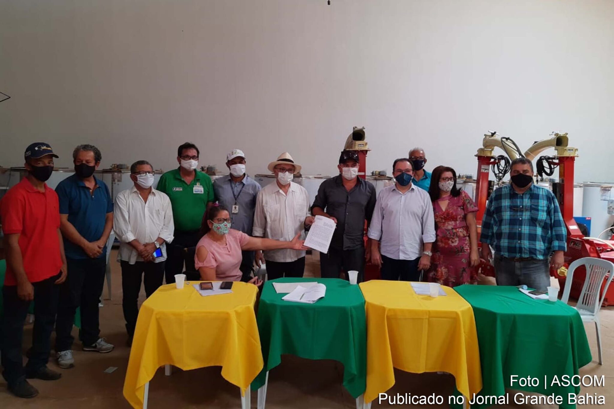 SDR assinou convênio com a Cooperativa dos Produtores de Leite do Oeste da Bahia (Cooperleite), no valor de R$2,3 milhões, para construção de um laticínio, no município de Barreiras.