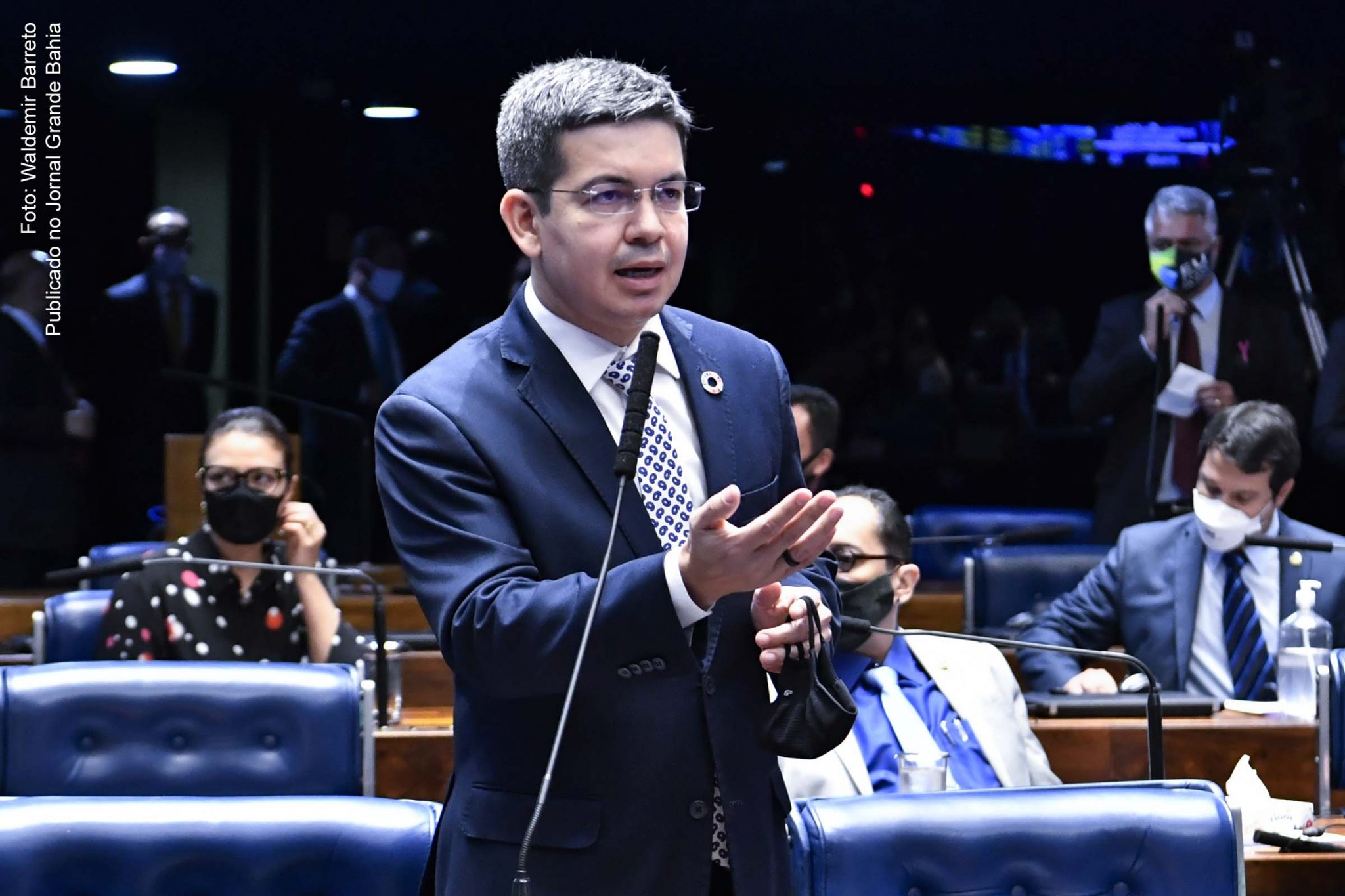 O senador Randolfe Rodrigues pretende iniciar uma série de questionamentos ao Gabinete de Segurança Institucional (GSI) do Governo Bolsonaro, sobre interferência nas investigações que envolvem senador Flávio Bolsonaro.