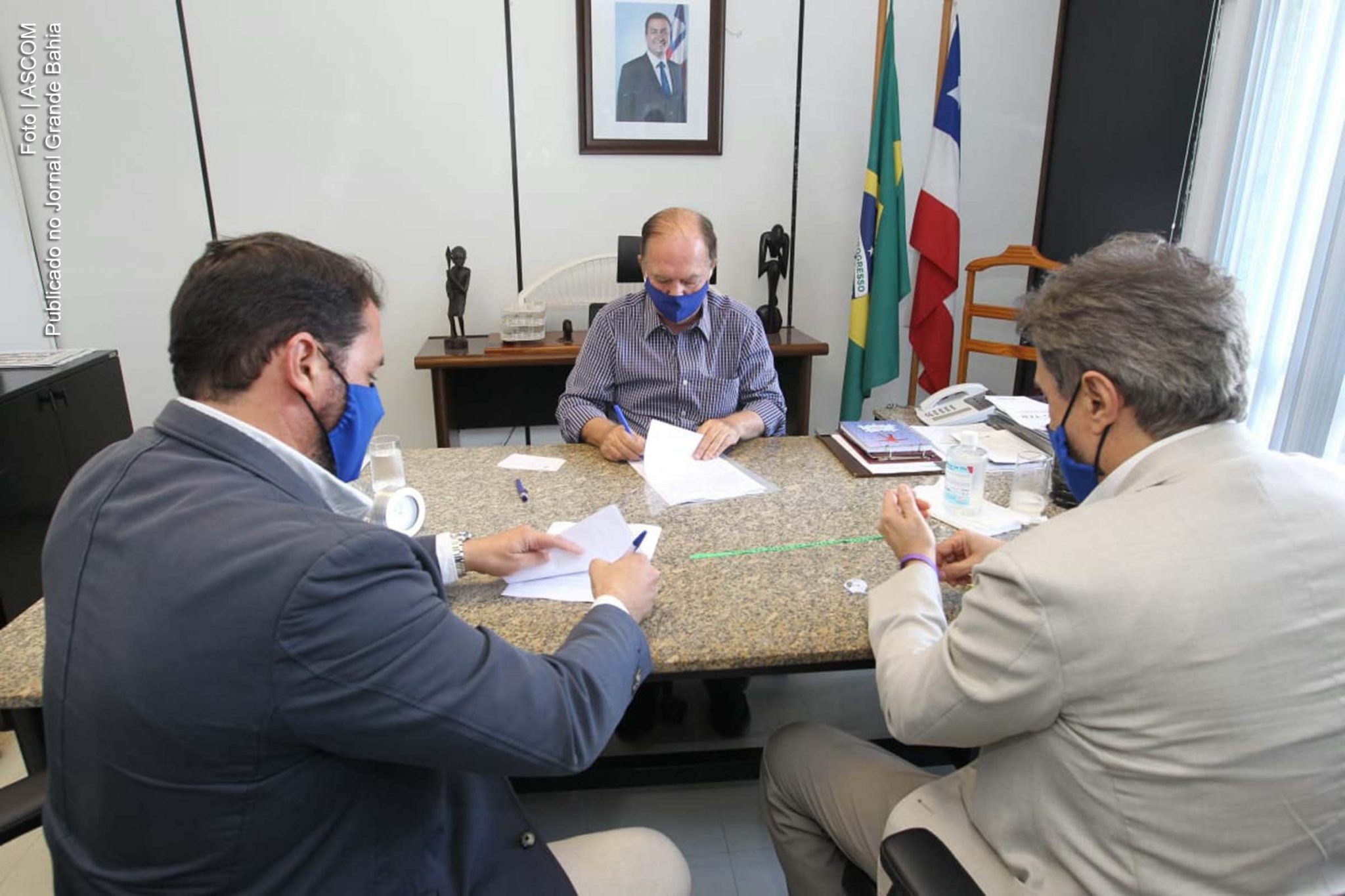 Vice-governador João Leão e representantes do Grupo Bevap Bioenergia. Protocolo de intenções foi assinado com o Governo da Bahia e empreendimento fará parte do Polo Agroindustrial do Médio São Francisco.
