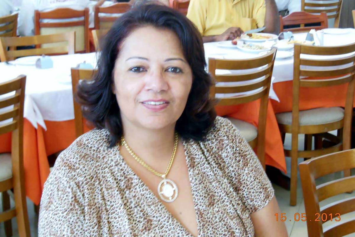 De idade nova, Alfreda Xavier, figura querida da sociedade feirense.