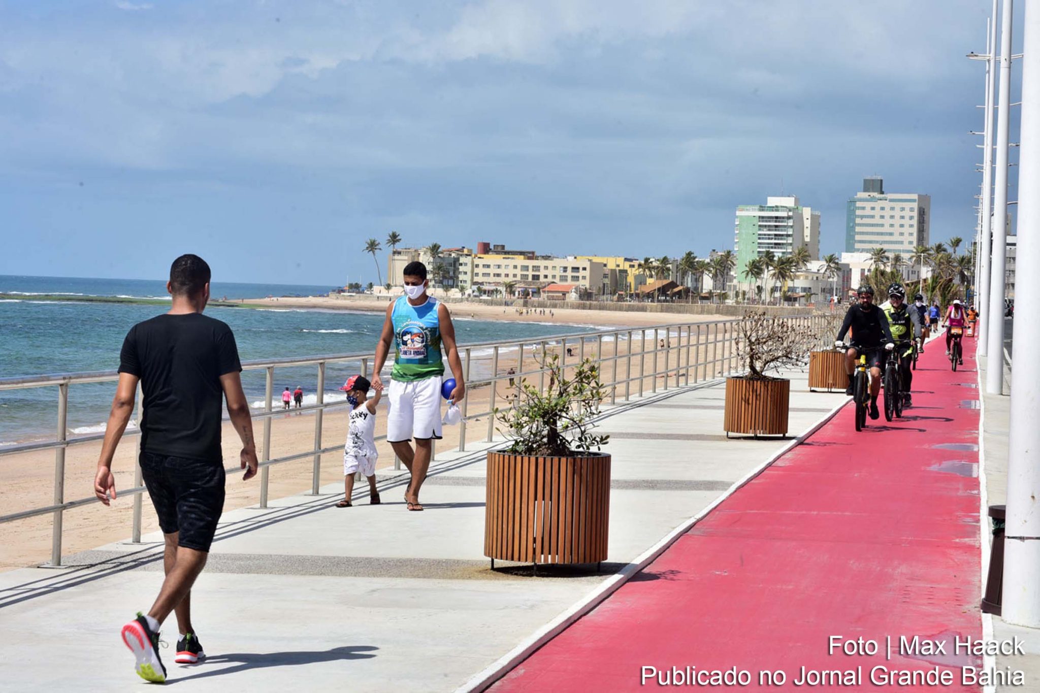 Ciclovia da orla da Pituba.