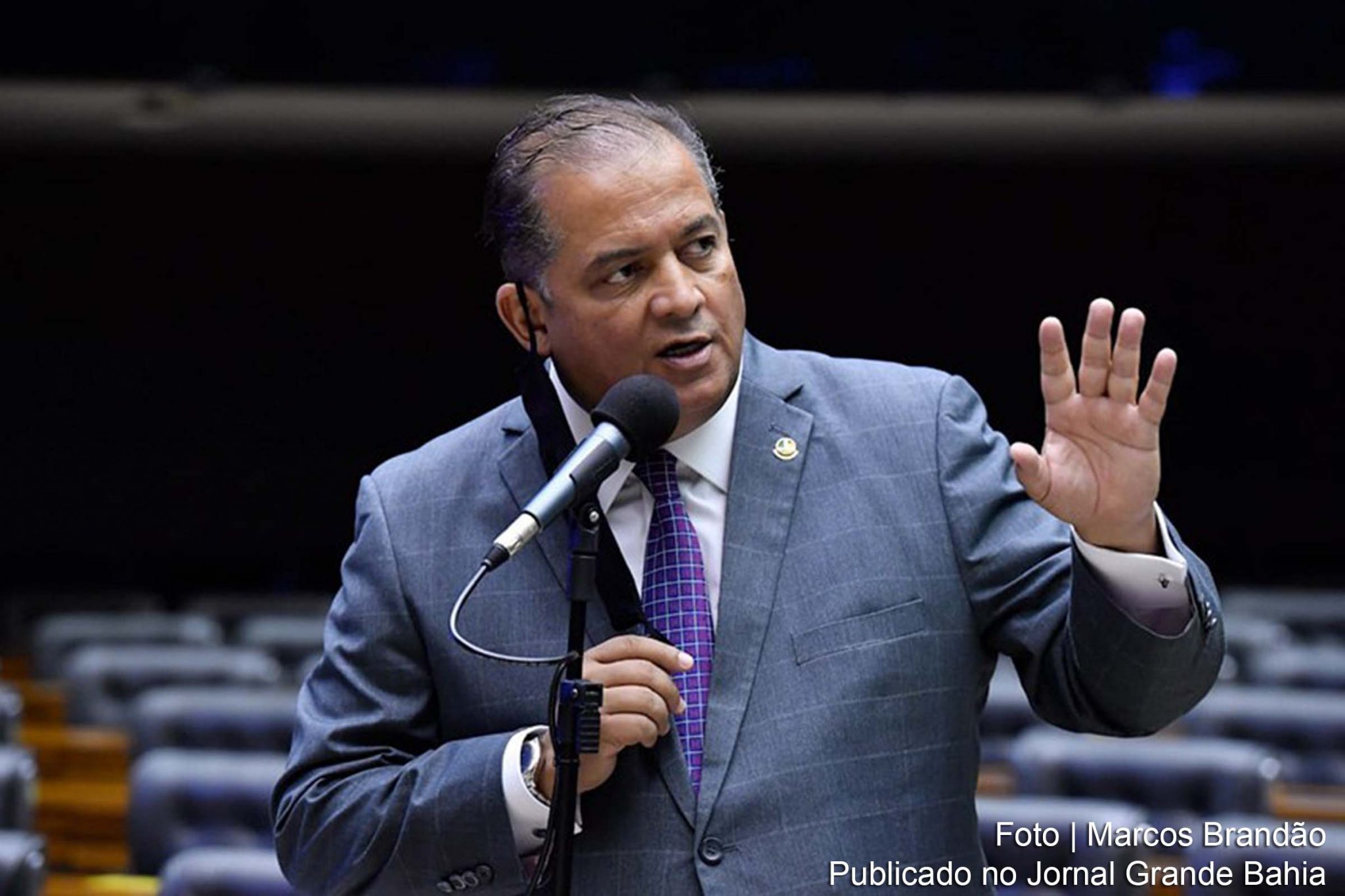 O líder do governo no Congresso, Eduardo Gomes, durante votação.