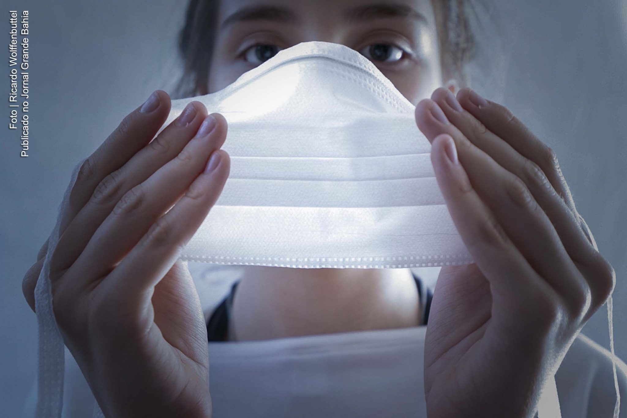 Para acesso é obrigatório o uso de máscara de proteção facial contra viroses.