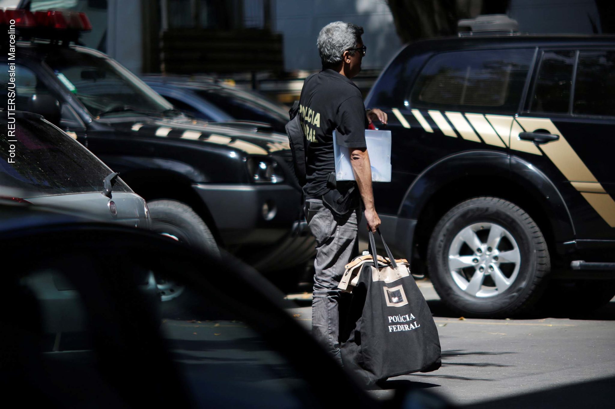 Polícia Federal deflagra operação de 2020 contra lavagem de dinheiro do tráfico, objetivando combater o tráfico internacional de drogas.