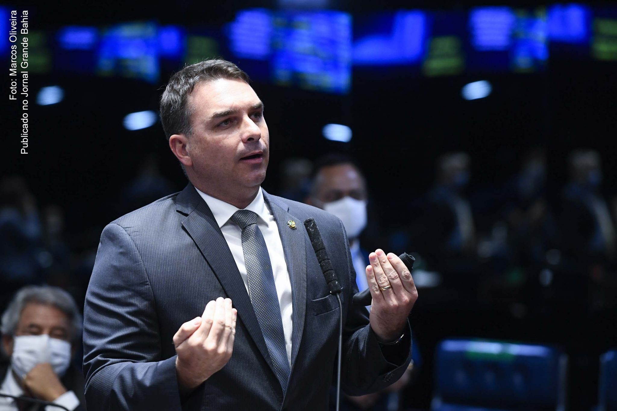 Ex-assessora do senador Flávio Bolsonaro assume ter participado de esquema do Caso das Rachadinhas no Rio de Janeiro