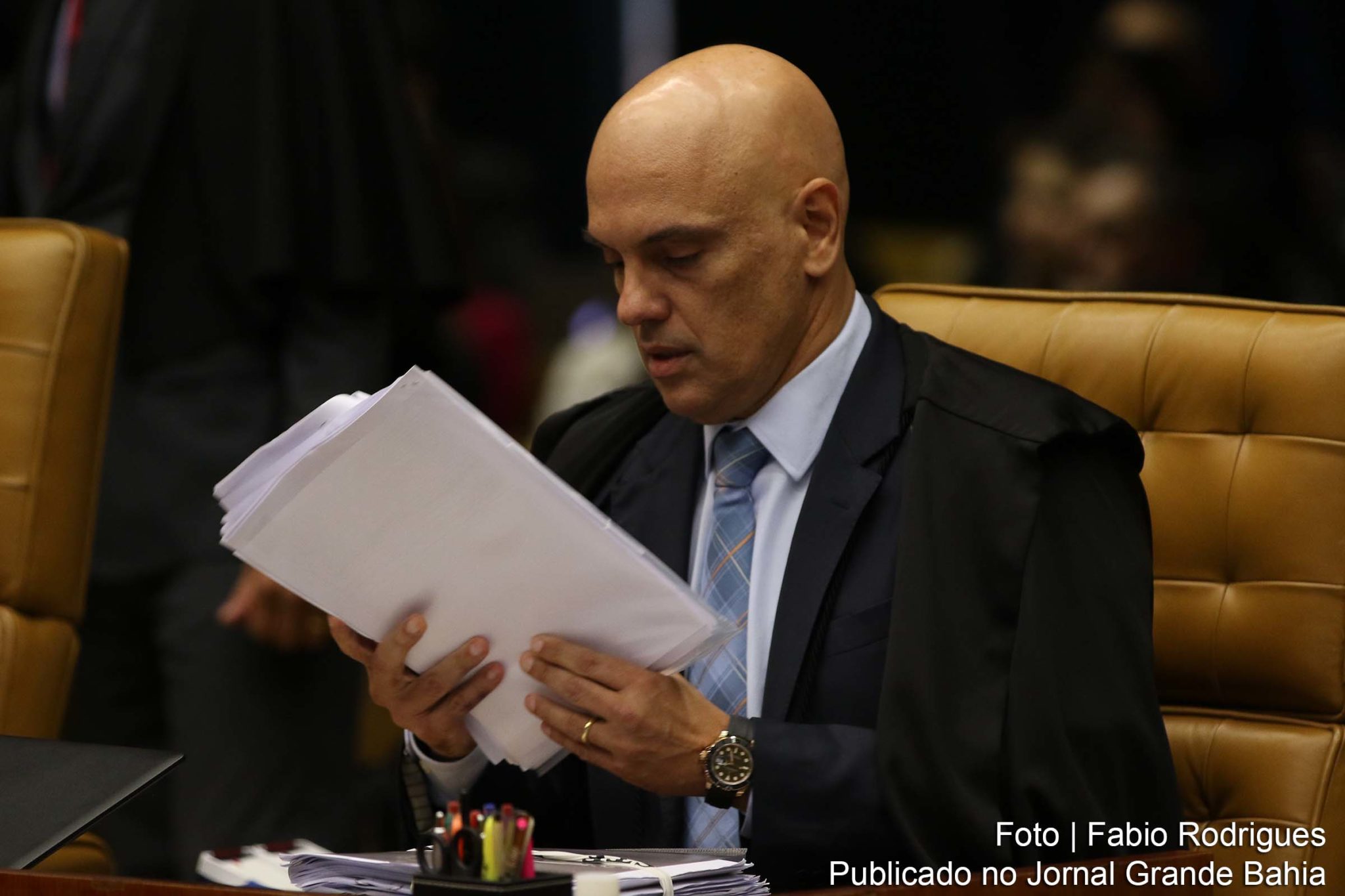 Ministro do STF Alexandre Moraes mantém inquérito sobre suposta interferência do presidente Jair Bolsonaro na Polícia Federal