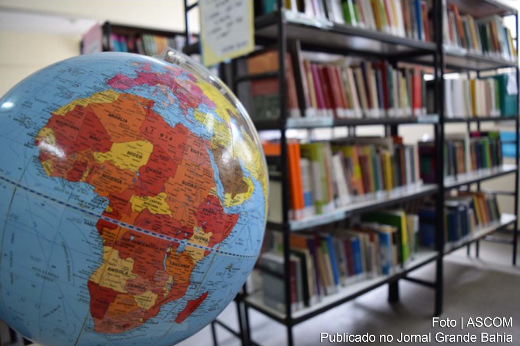 Bibliotecas virtuais disponibilizam livros gratuitos para download.