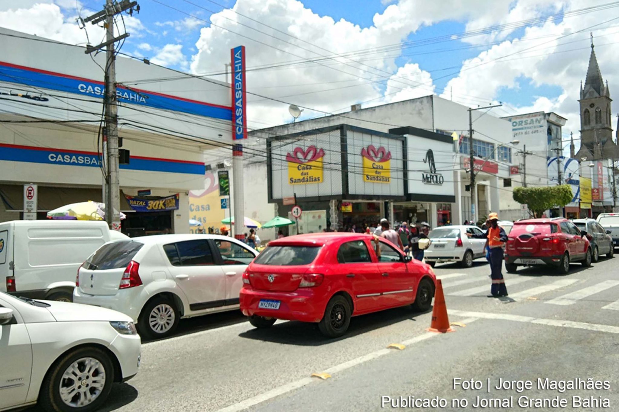 Centro Comercial Popular, Feiraguai e shoppings centers de Feira de Santana estão funcionando em horário especial durante o período natalino, o que mais movimenta o setor no ano.