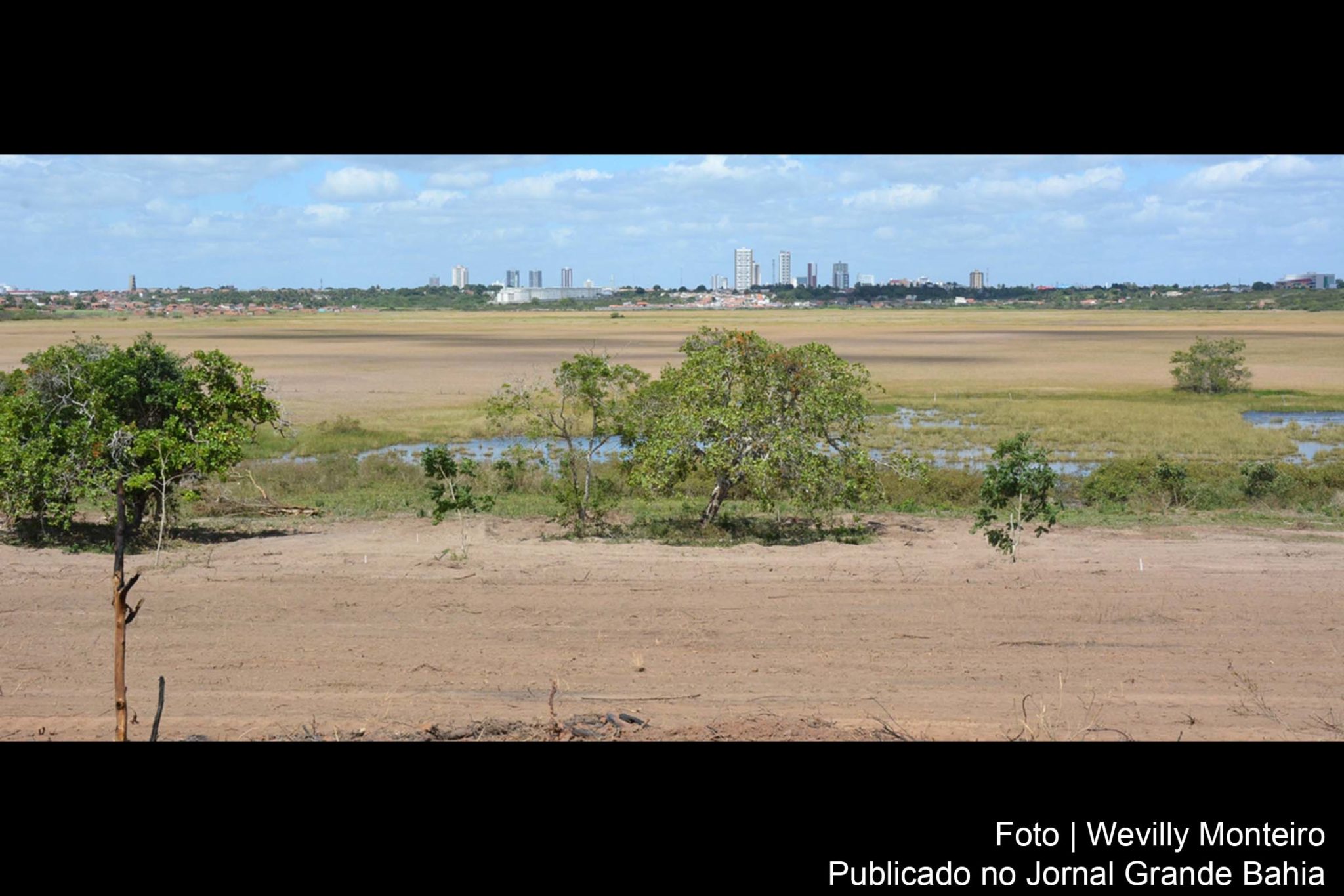 Serão três pistas, a de ciclismo e de caminhada vão circundar toda a lagoa, enquanto a terceira servirá para acesso de veículos.