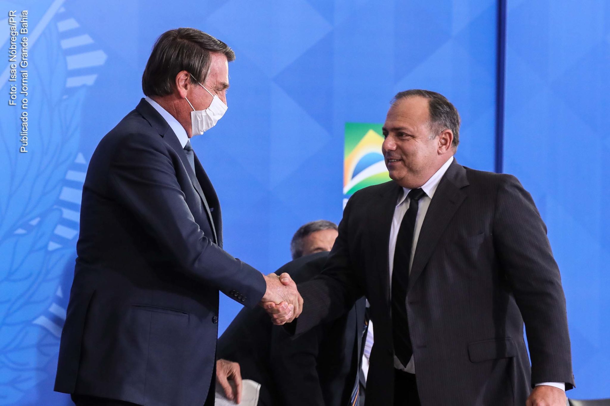 Presidente Jair Bolsonaro e o general Eduardo Pazuello, ministro da Saúde,