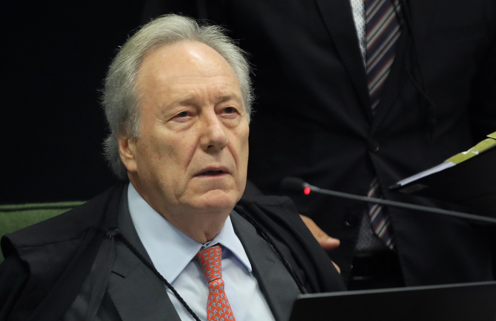 O ministro do STF Ricardo Lewandowski determinou ao juízo da 10ª Vara Federal Criminal do Distrito Federal que assegure ao ex-presidente Luiz Inácio Lula da Silva, em até dez dias, o compartilhamento das mensagens apuradas pela Operação Spoofing.