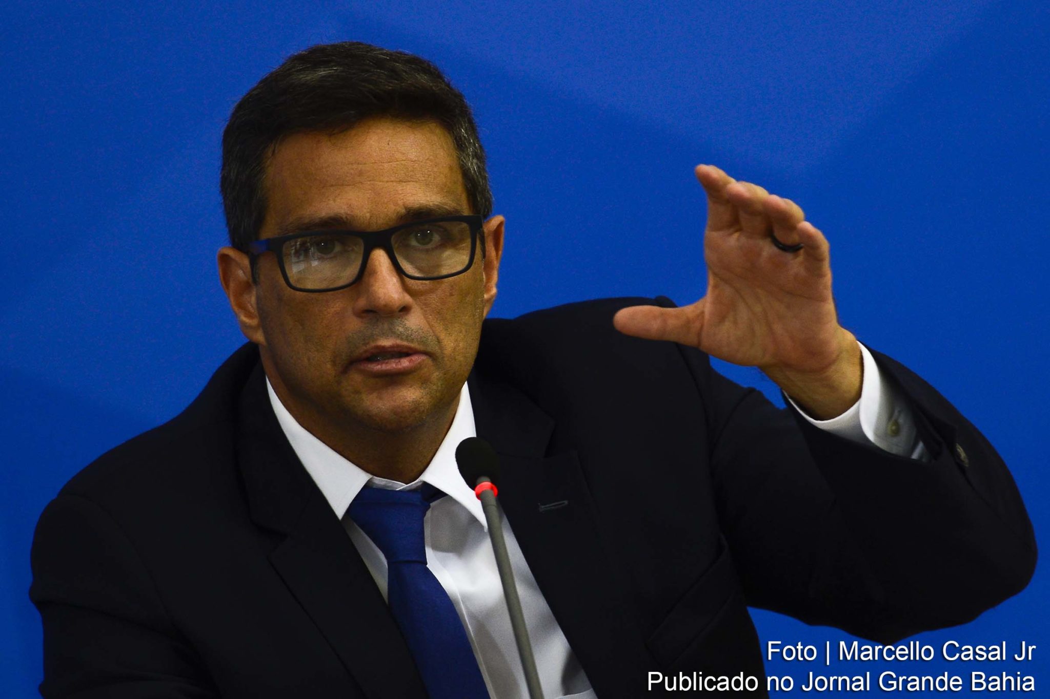 Presidente do Banco Central (BC), Roberto Campos Neto diz que vacinas darão solução definitiva à crise.