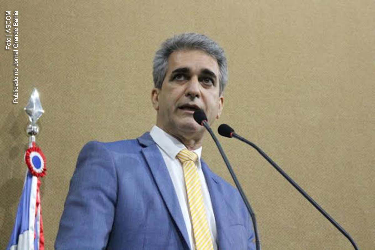 Robinson Almeida: Bolsonaro e seu ministro da saúde fazem pouco caso da vida brasileira.