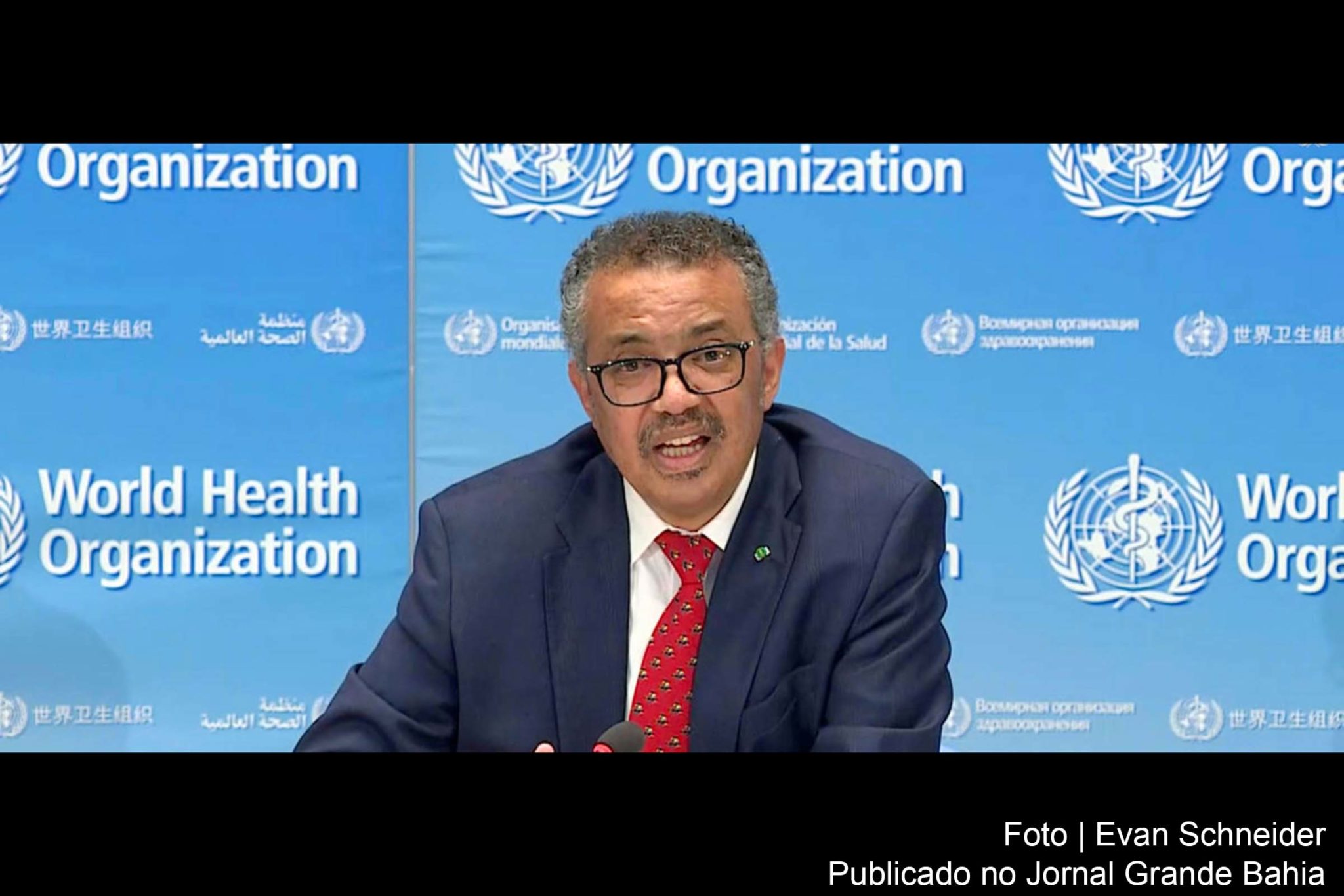 Diretor-geral da agência, Tedros Ghebreyesus, lembrou vítimas da doença e ressaltou importância vital da vacina para que mundo possa vencer a pandemia.