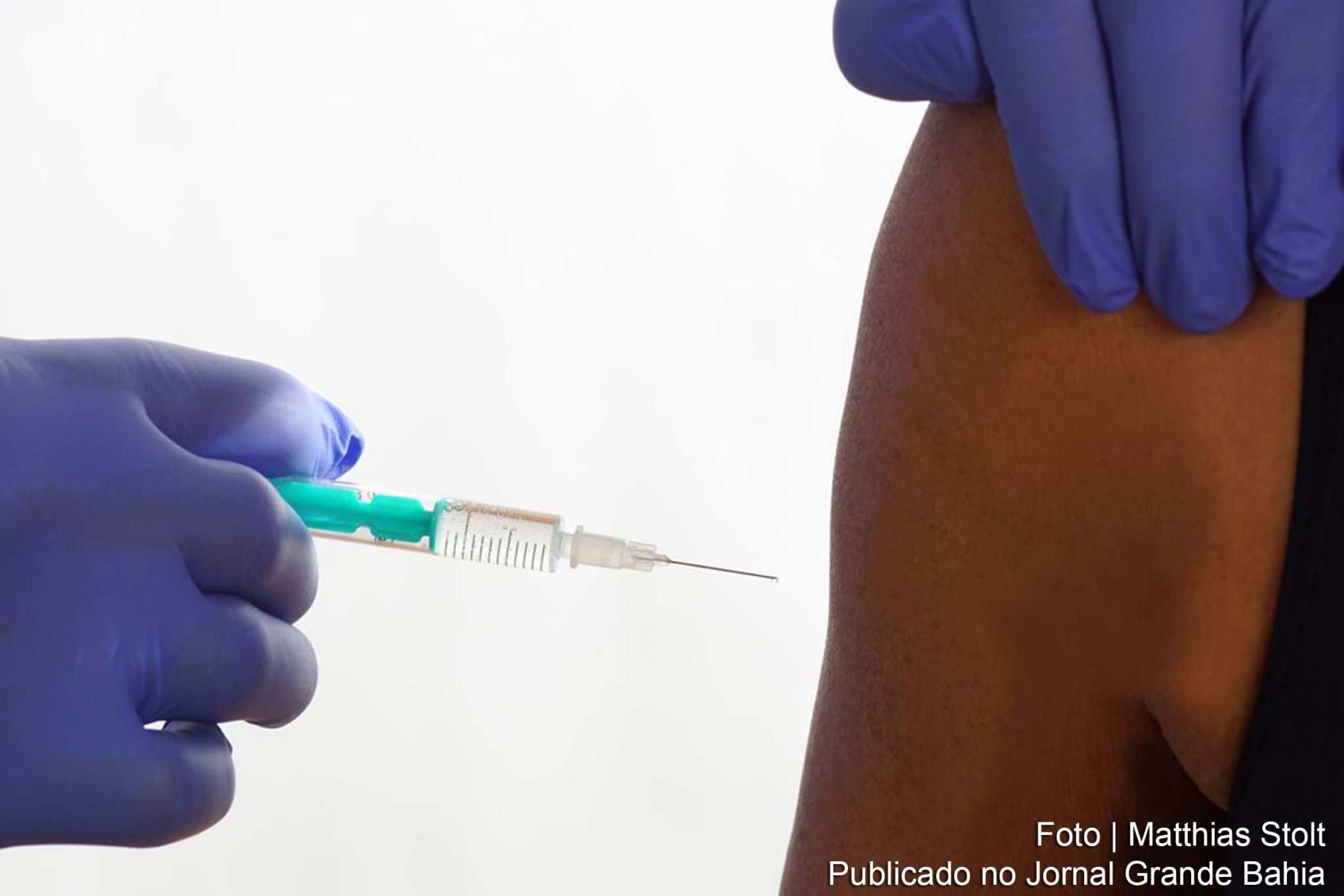 People's Vaccine Alliance alerta que cerca de 70 países pobres ou em desenvolvimento só serão capazes de vacinar uma em cada dez pessoas durante o ano de 2021.