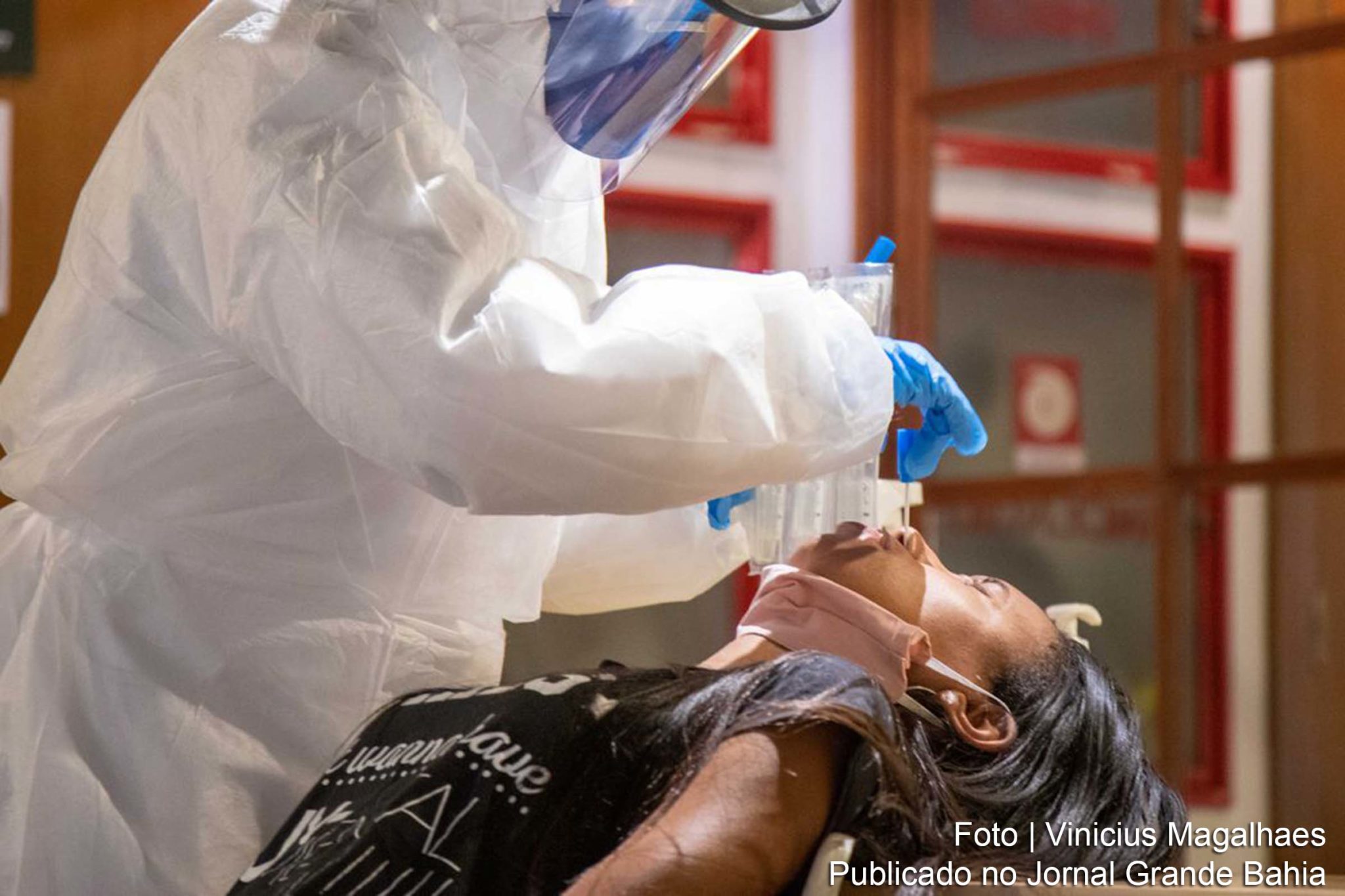 Coleta de amostra para testes PCR Covid-19.
