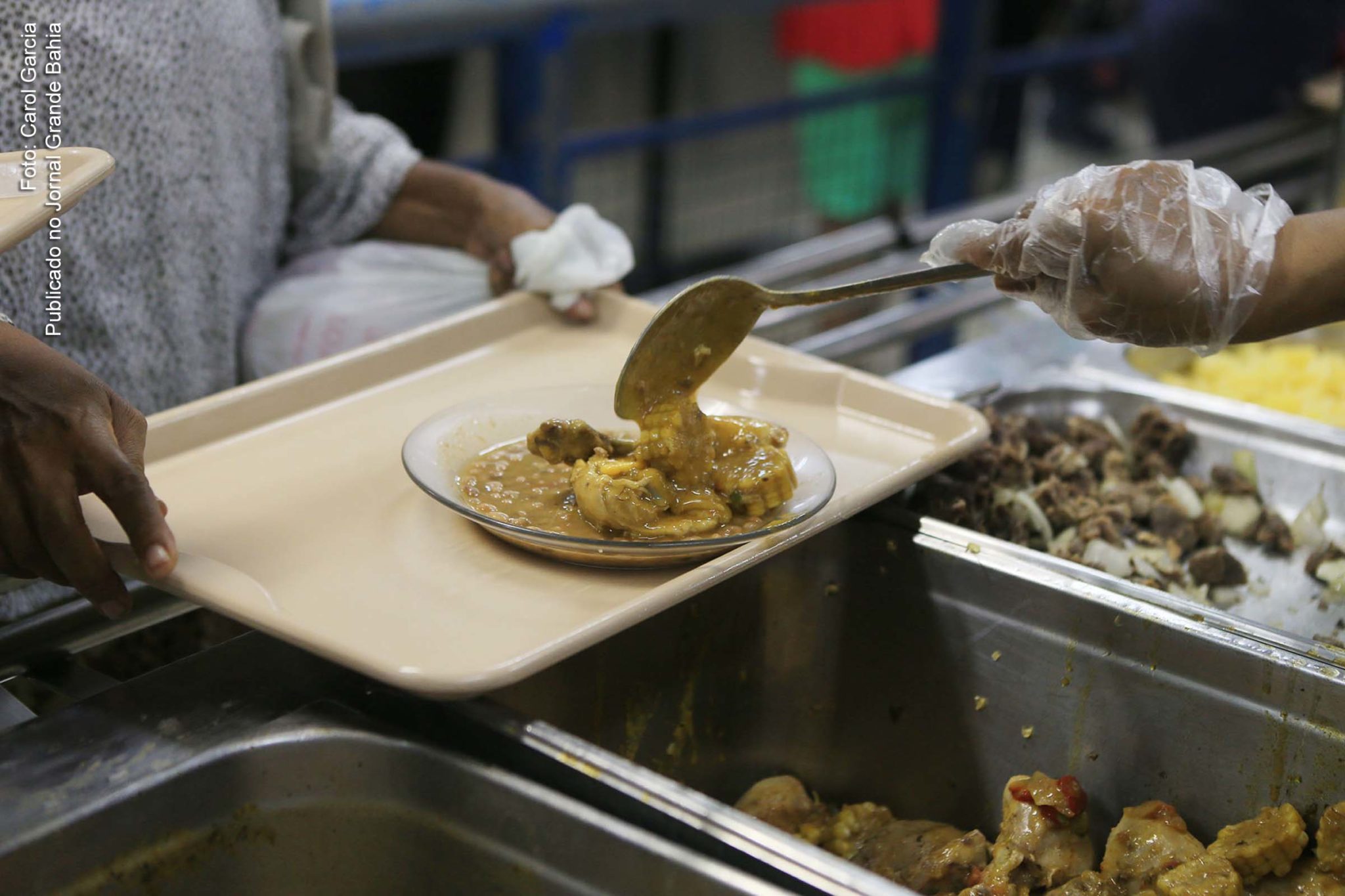 Governo da Bahia mantém programa de segurança alimentar com oferta de refeição à baixo custo.