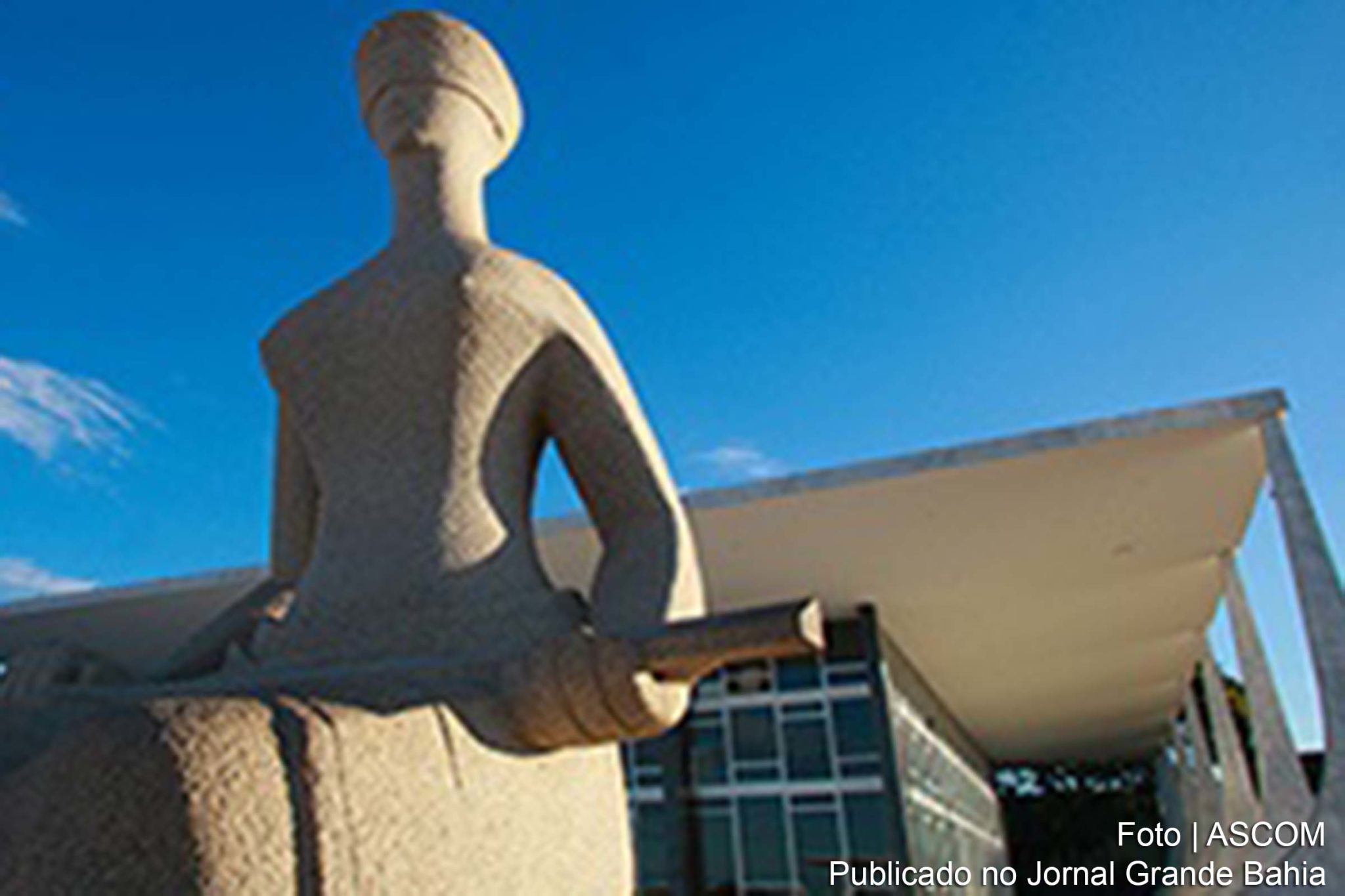 Realização de reunião em local público independe de aviso prévio às autoridades, decide STF