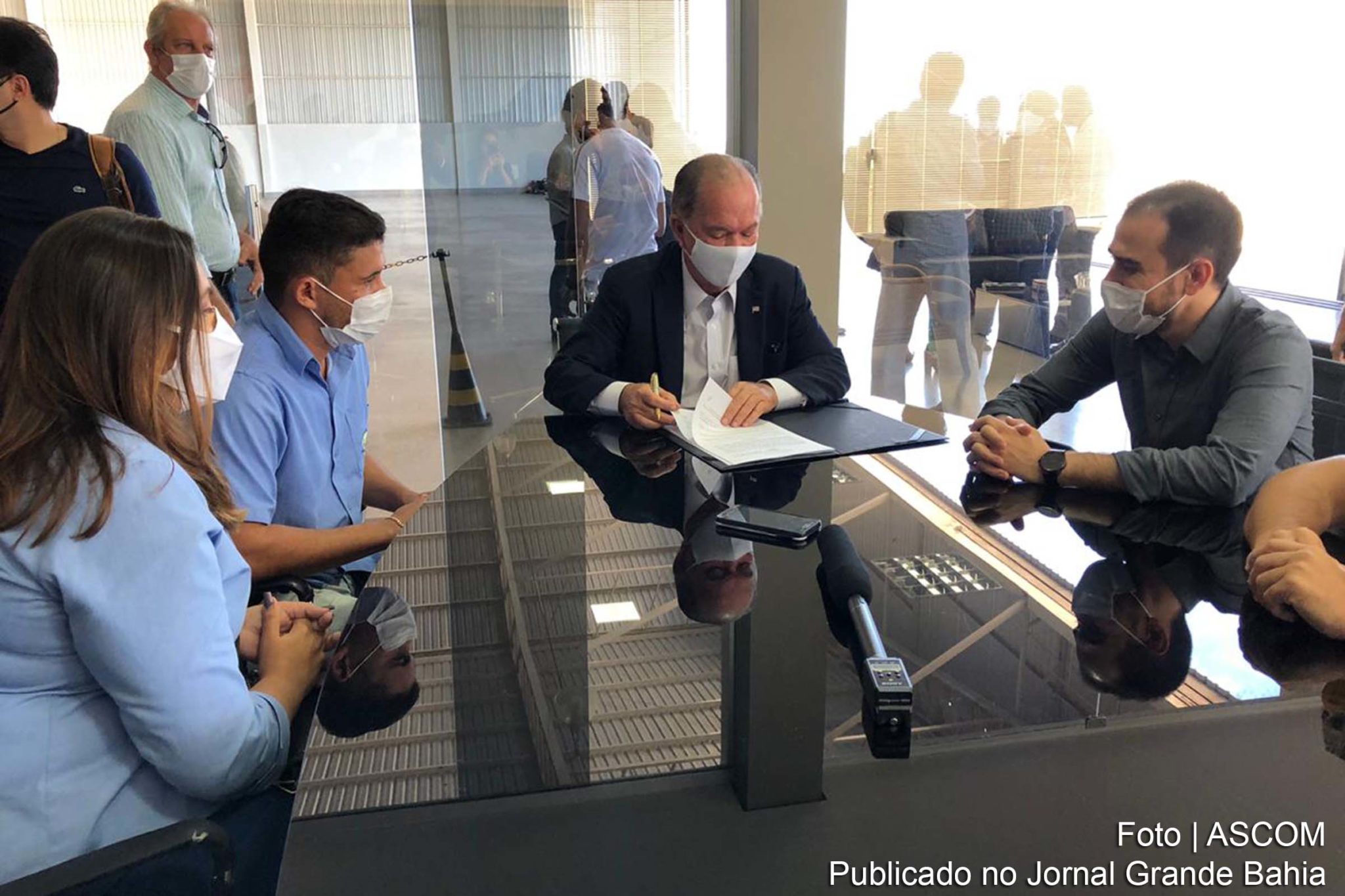 Vice-governador João Leão recebe representantes da empresa Nutrilara.
