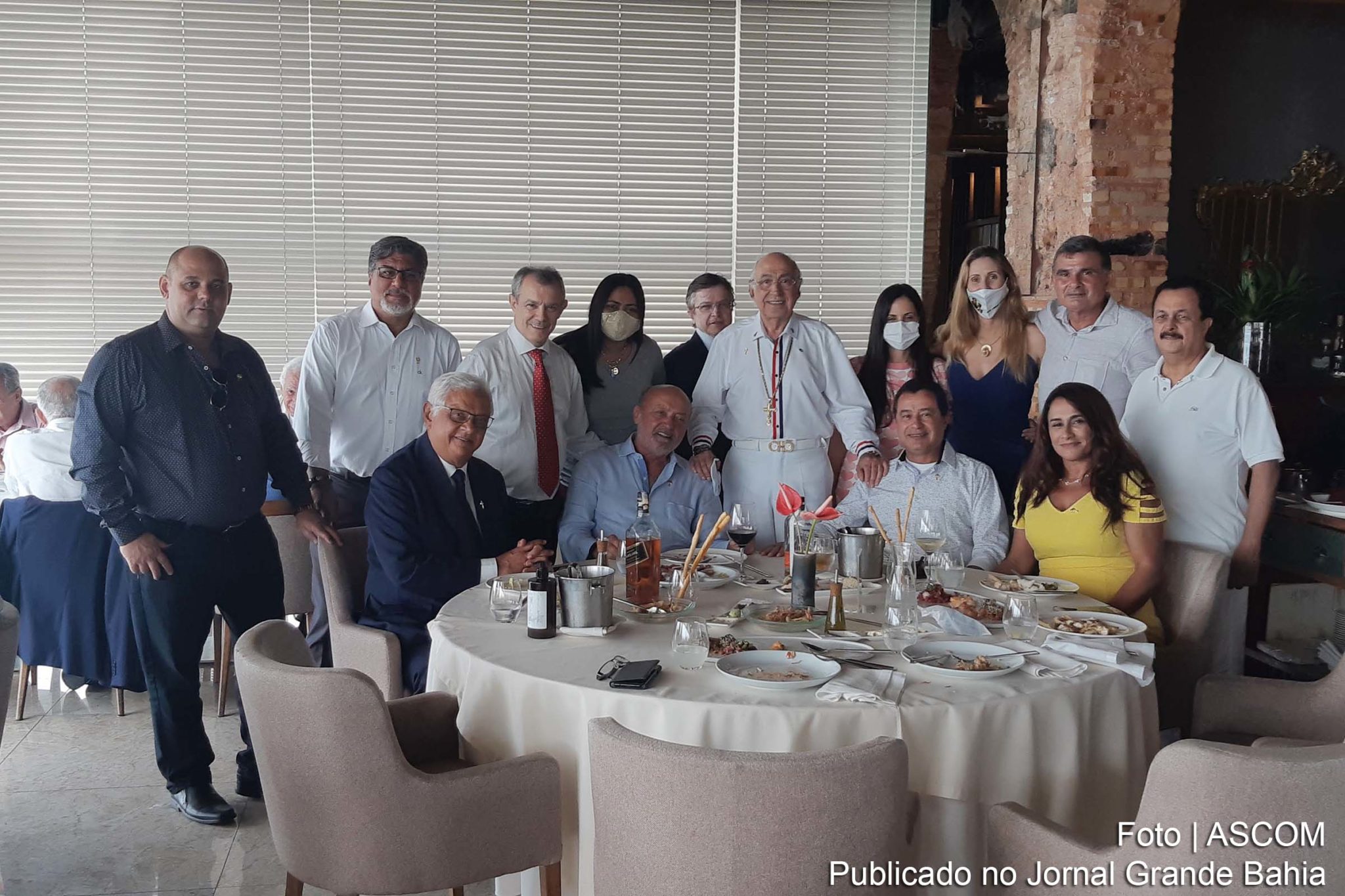 Almirante Almir Garnier e a esposa Selma Foligne foram homenageados em Salvador.