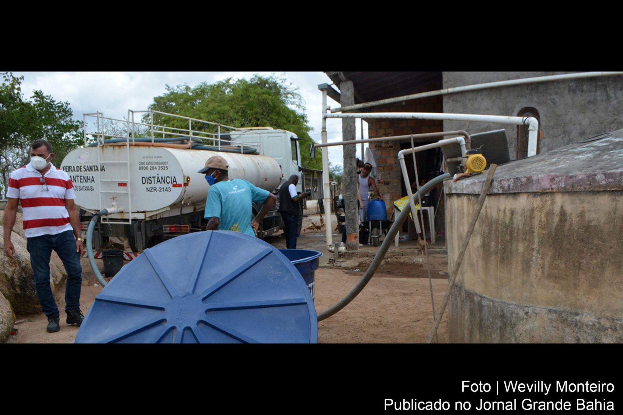 Foram abastecidos dois tanques no Distrito de Maria Quitéria.