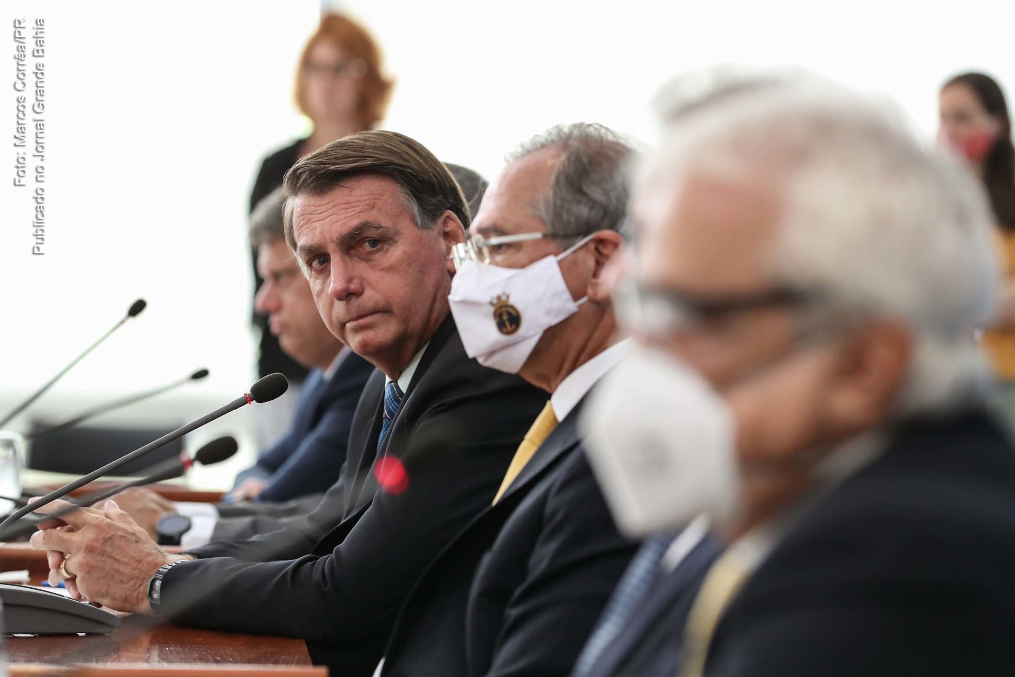 Profissionais da saúde protocolam o primeiro pedido de impeachment contra extremista Jair Bolsonaro na gestão do deputado federal Arthur Lira | Por Sérgio Jones