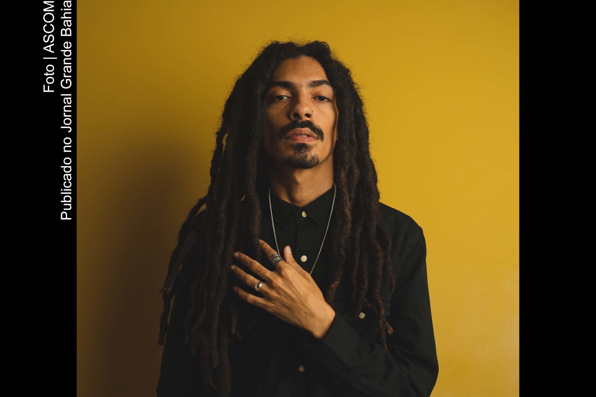 ISSA, cantor, compositor e instrumentista.