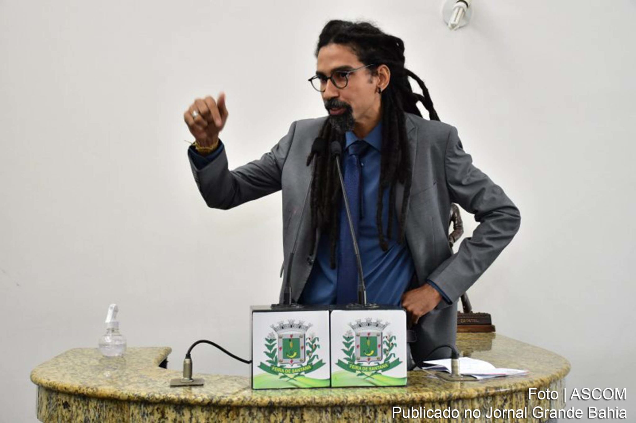 Jhonatas Monteiro (Rasta) afirmou que secretária Anaci Paim tem visão bolsonarista de militarização da educação.