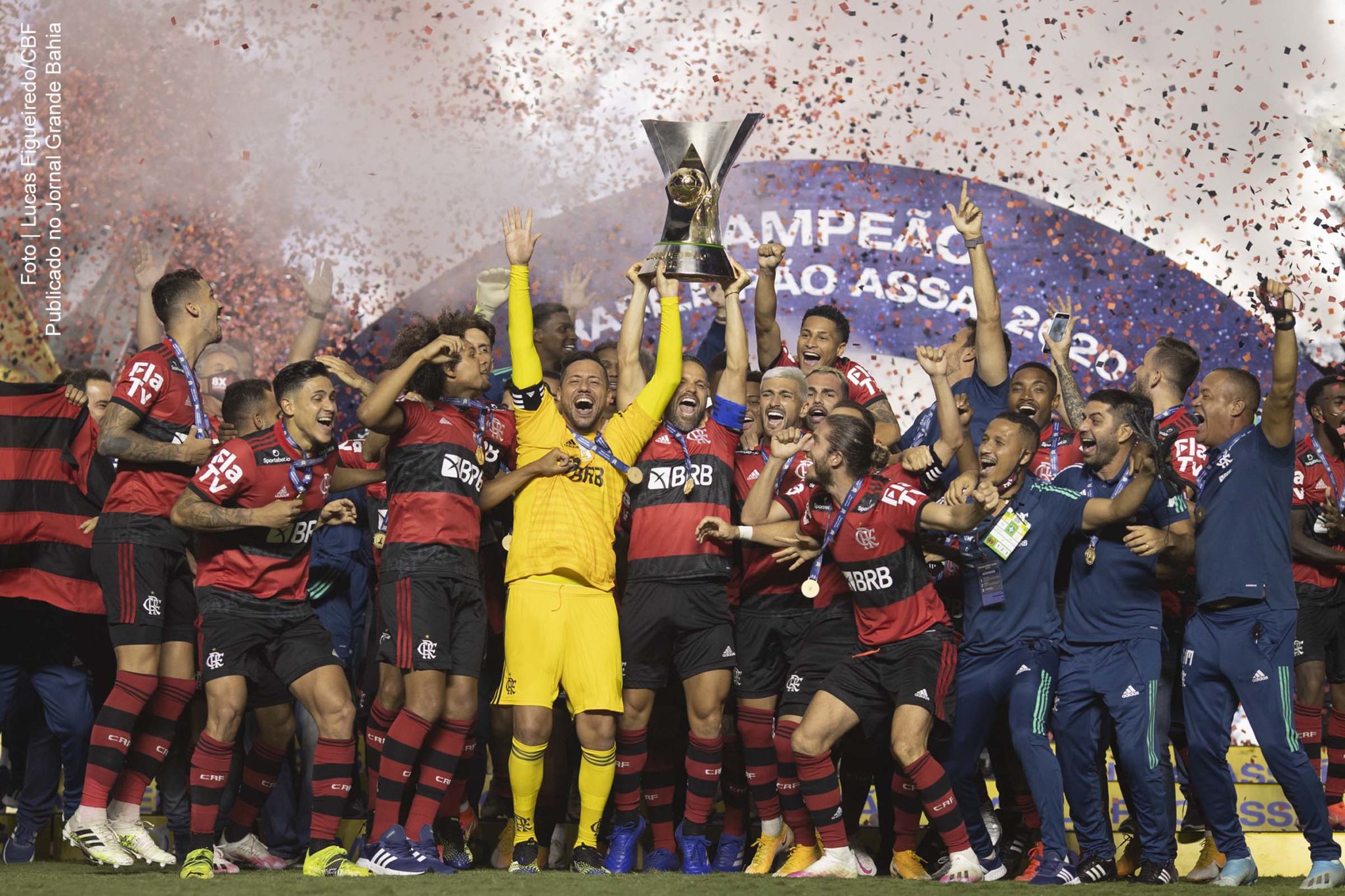 Jogadores do Flamengo comemoram título 2020 do Campeonato Brasileiro.