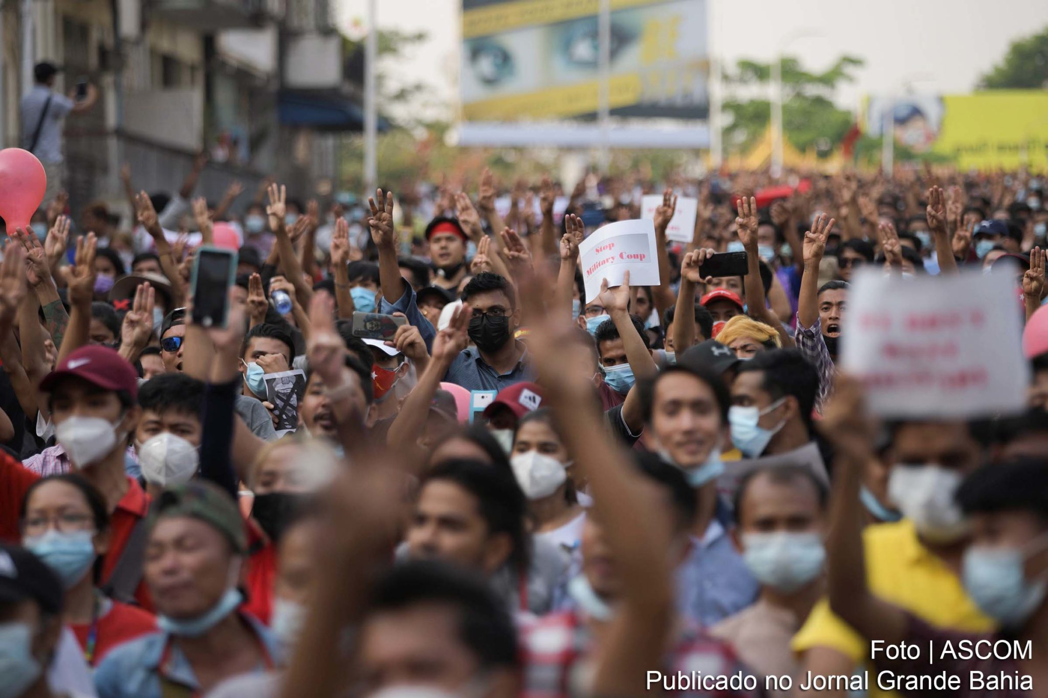 Myanmar: manifestantes rejeitam reivindicação do Exército sobre apoio.