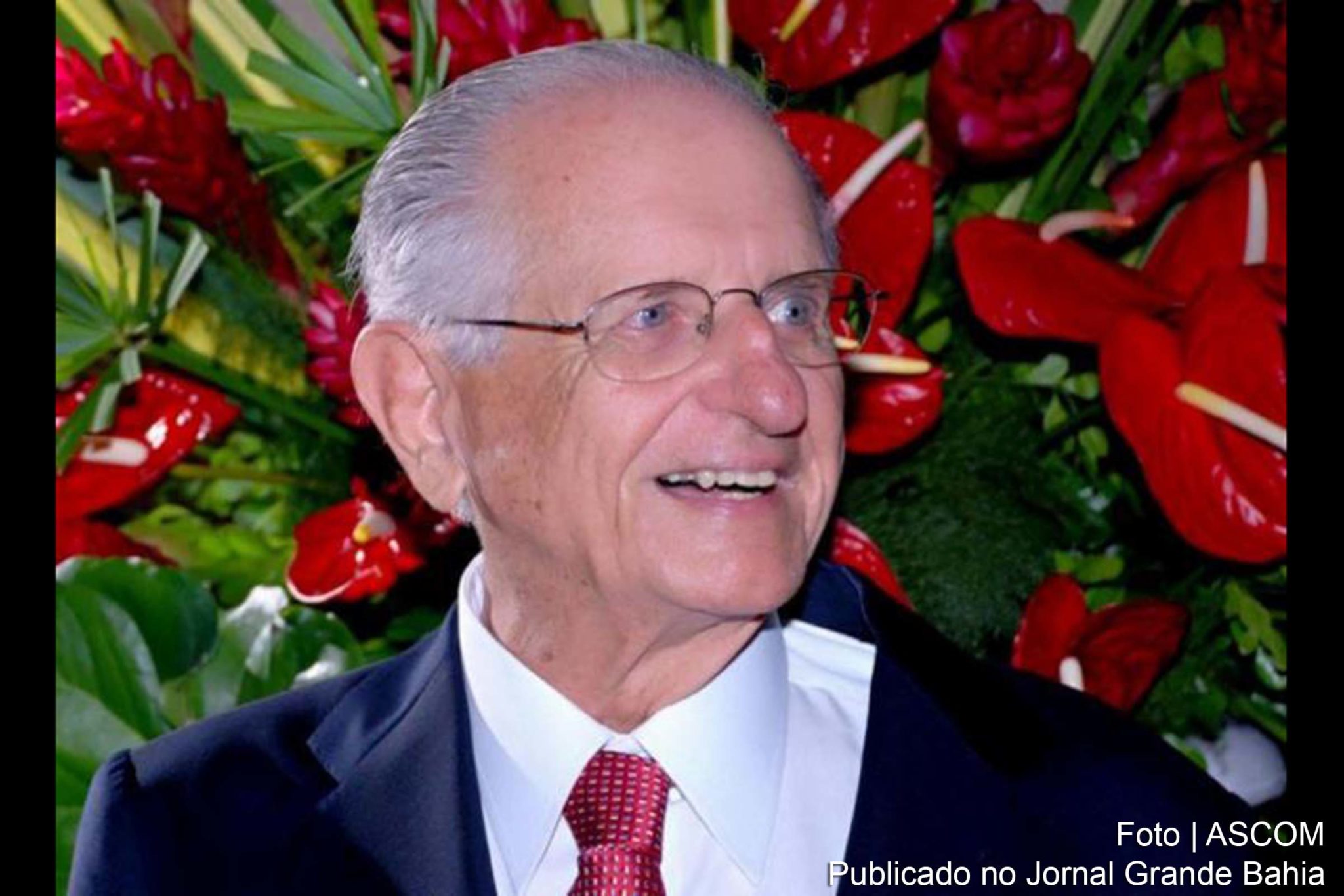 Roberto Figueira Santos (Salvador, 15 de setembro de 1926 – 9 de fevereiro de 2021) atuou como médico, professor e político. Ele foi governador da Bahia entre 1975 e 1979, ministro da Saúde durante o Governo Sarney, entre 1986 e 1987 e membro da Academia de Ciências da Bahia.
