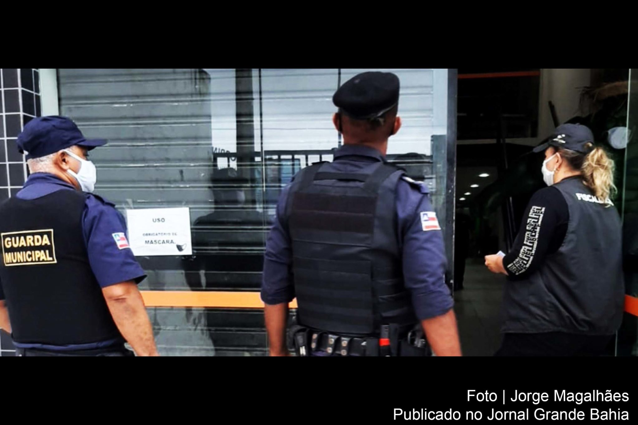 Todos os estabelecimentos comerciais e de serviços deverão encerrar as atividades até as 21:30 horas.