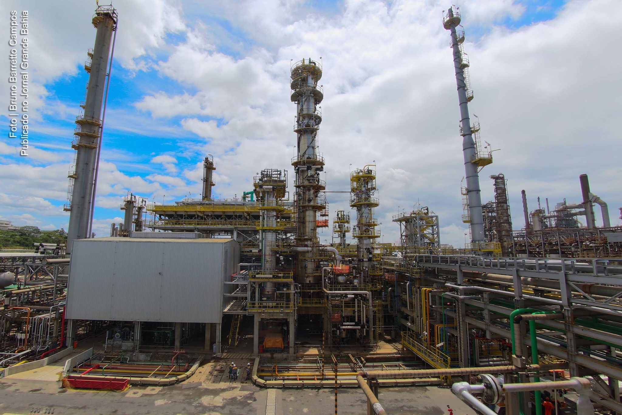 Vista parcial da Refinaria Landulpho Alves-Mataripe (RLAM), unidade de refino de petróleo localizada no município de São Francisco do Conde.