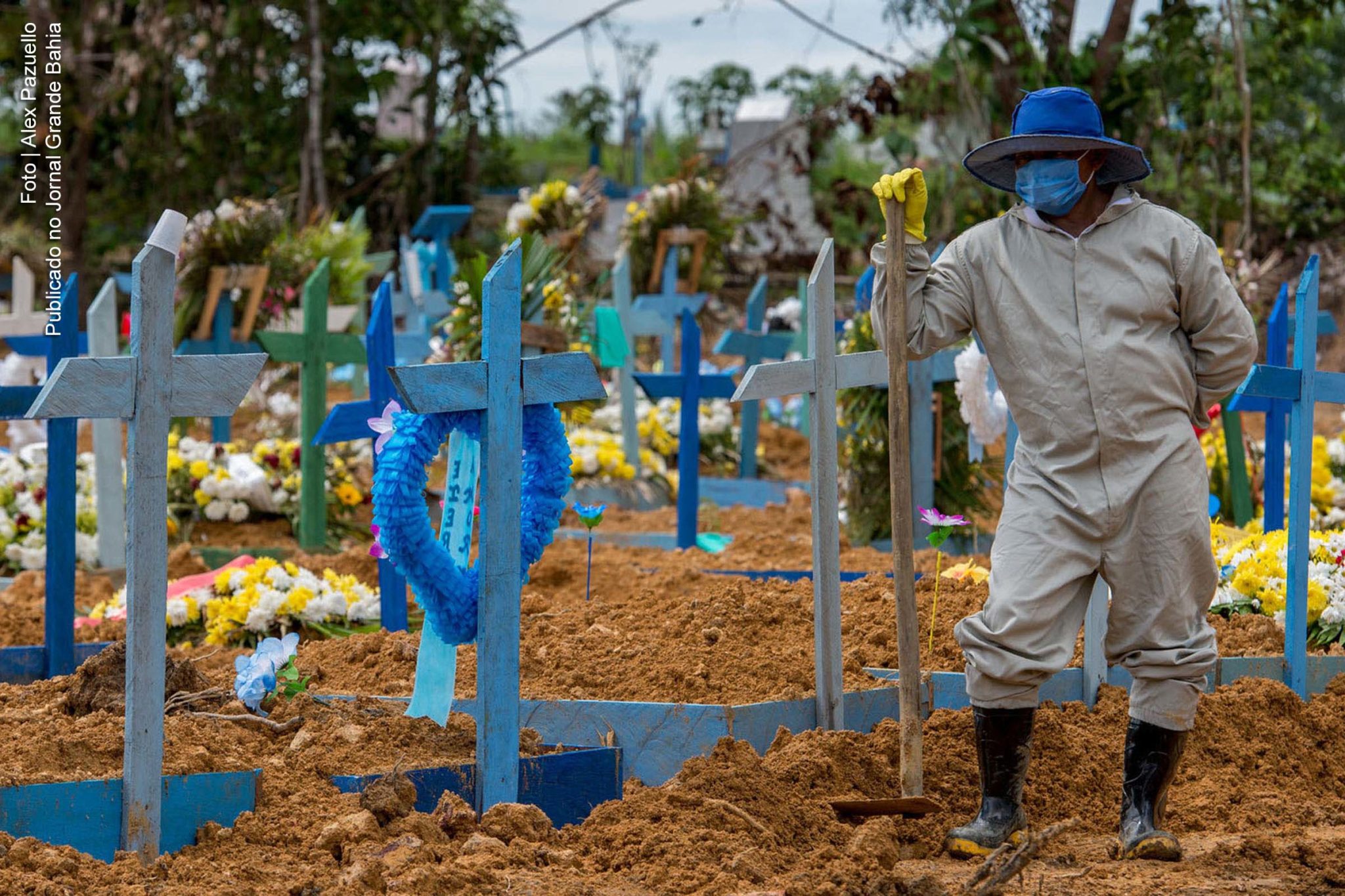 PBrasil atinge a marca de 300.675 vítimas do coronavírus, com 1.999 óbitos nas últimas 24 horas. Contagem é prejudicada após alterações em critérios do Ministério da Saúde que comprometeram registros de dados em vários estados. Brasil acumula mais de 300 mil mortes por covid-19.