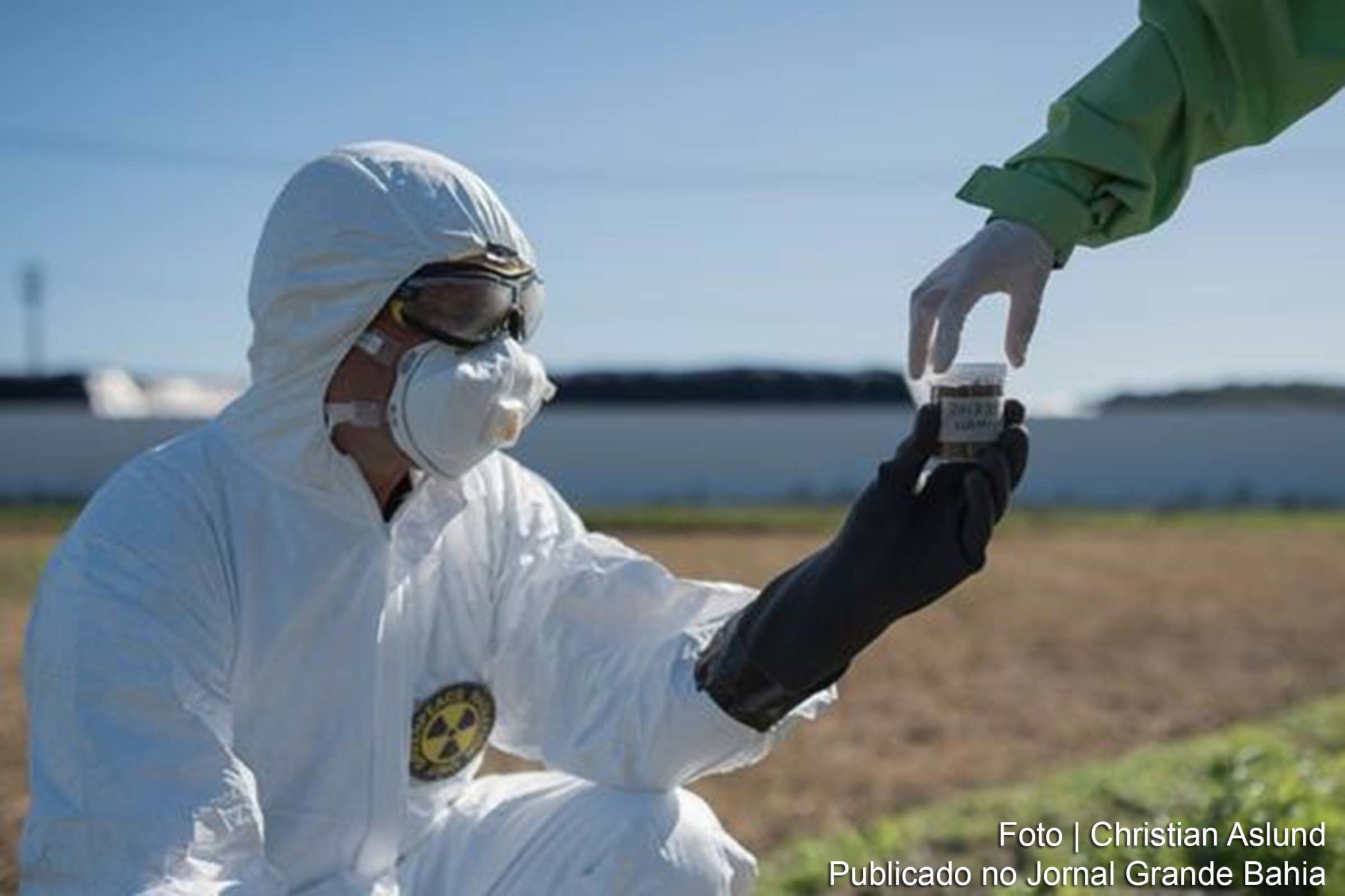 Controle de radioatividade em Fukushima.