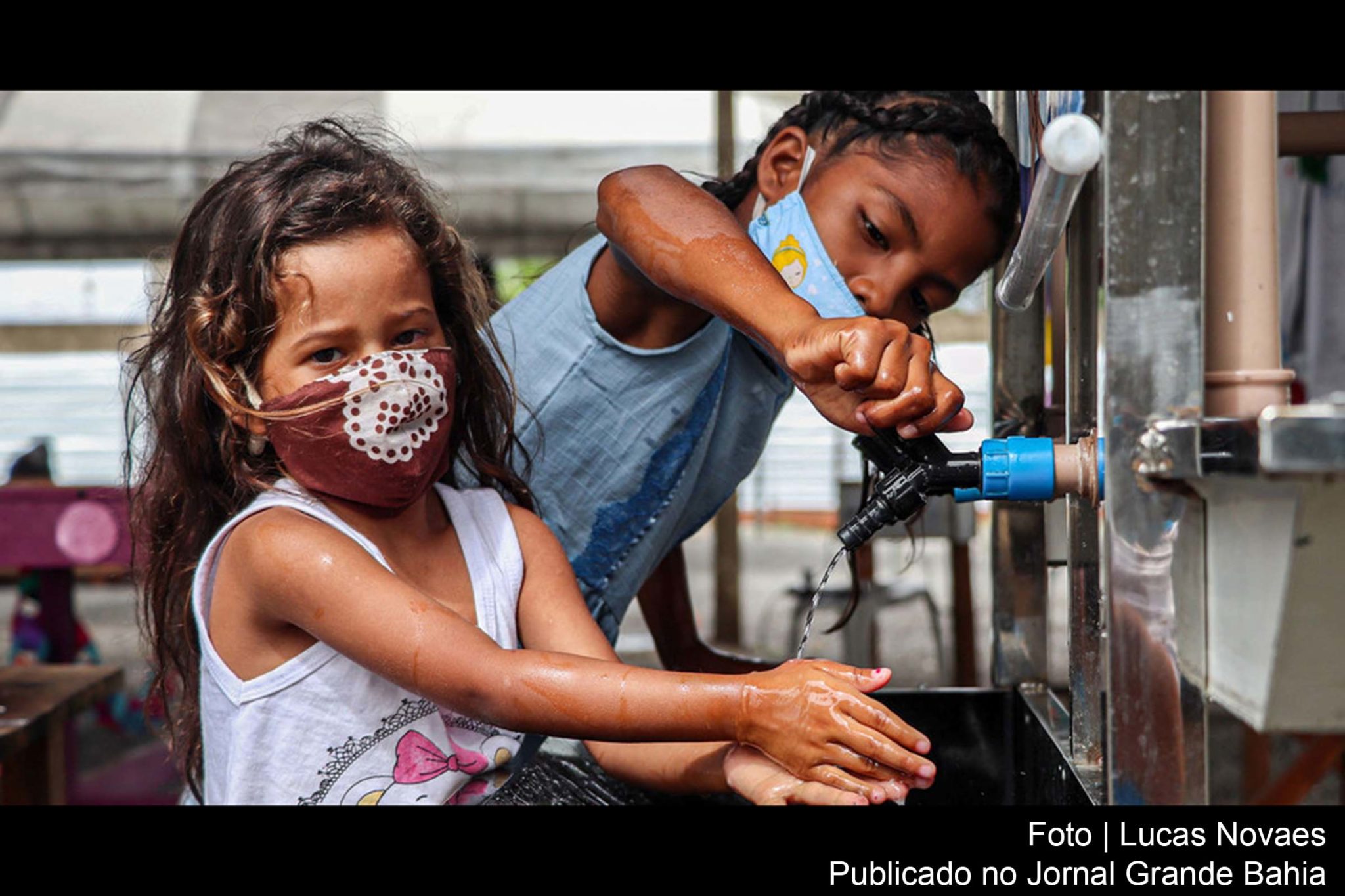 Chefe da Organização Pan-Americana da Saúde, o braço da OMS nas Américas, pediu a todos os brasileiros que utilizem máscaras, pratiquem distanciamento social e lavagem de mãos para vencer o vírus.