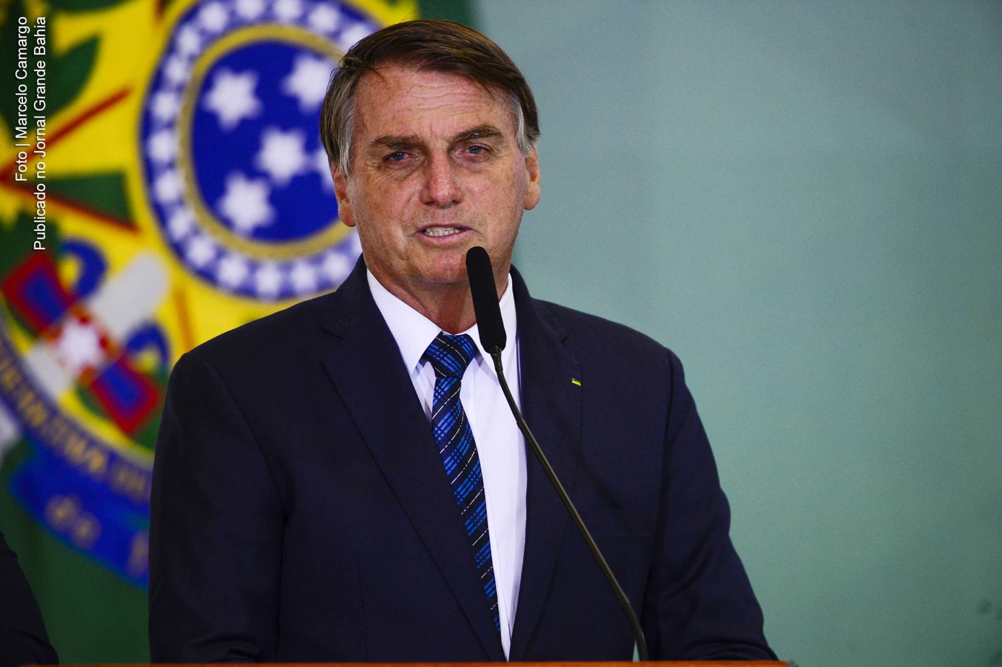 Extremista Jair Bolsonaro.