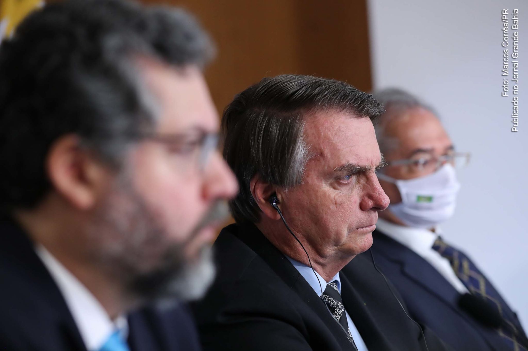 Na conversa, segundo fonte, o extremista Jair Bolsonaro negou ao chefe do Poder Judiciário a pretensão de decretar Estado de Sítio. Caso adote a medida, ele caíra junto com o desgoverno que conduz, avaliam analistas políticos.