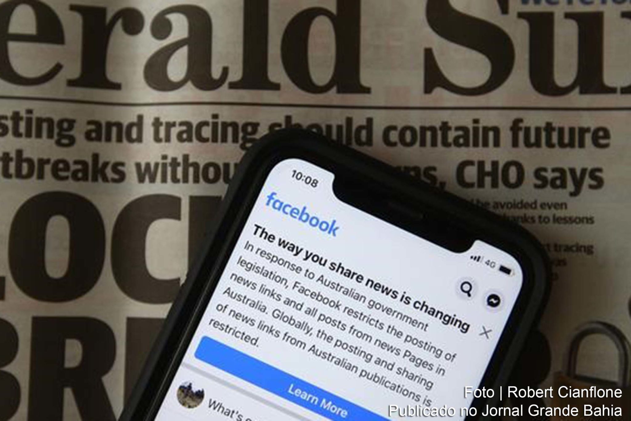 Facebook bloqueou notícias na Austrália, depois passou a negociar com editoras.