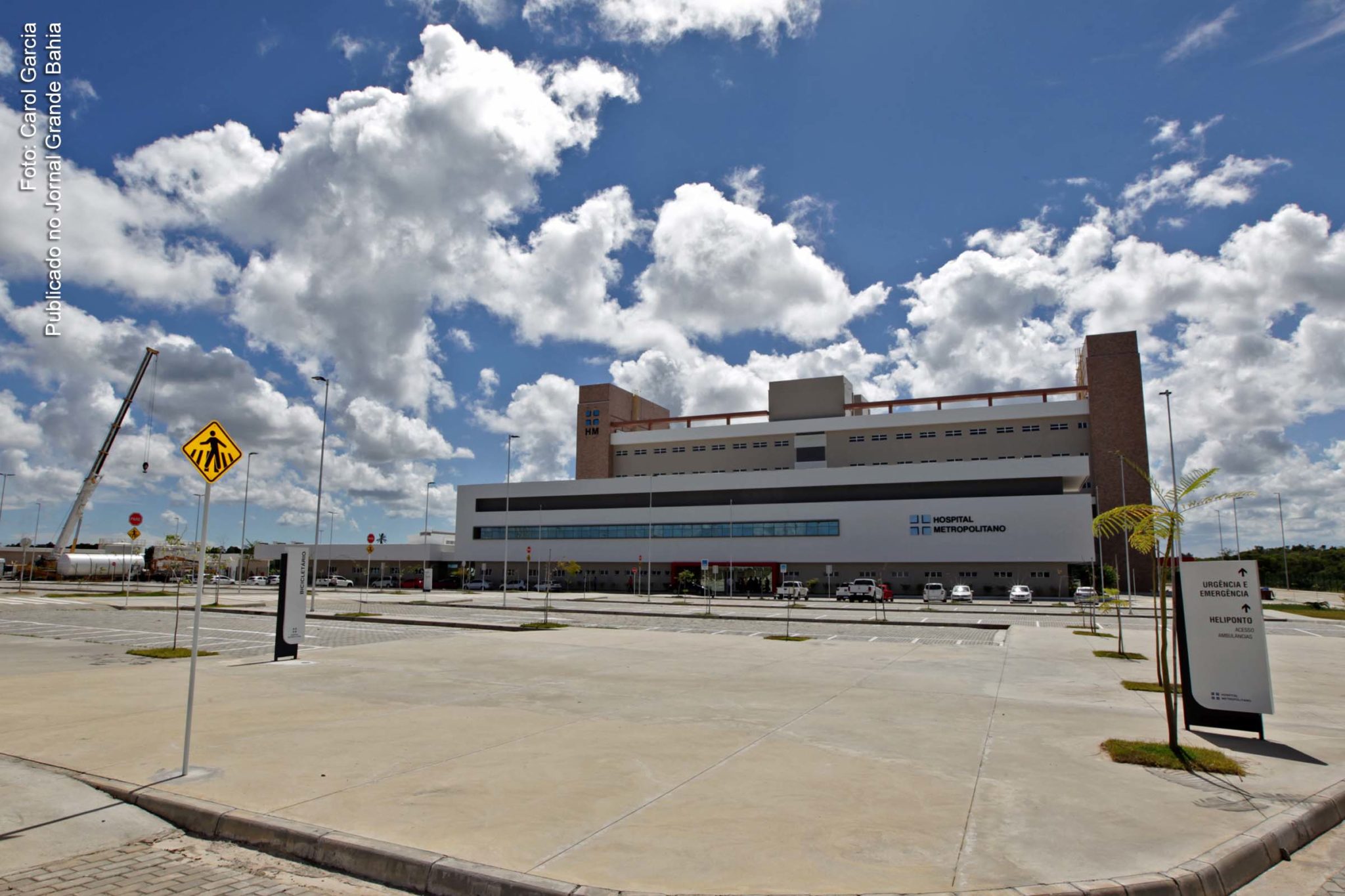 Hospital Metropolitano, unidade estadual de saúde situada em Lauro de Freitas.