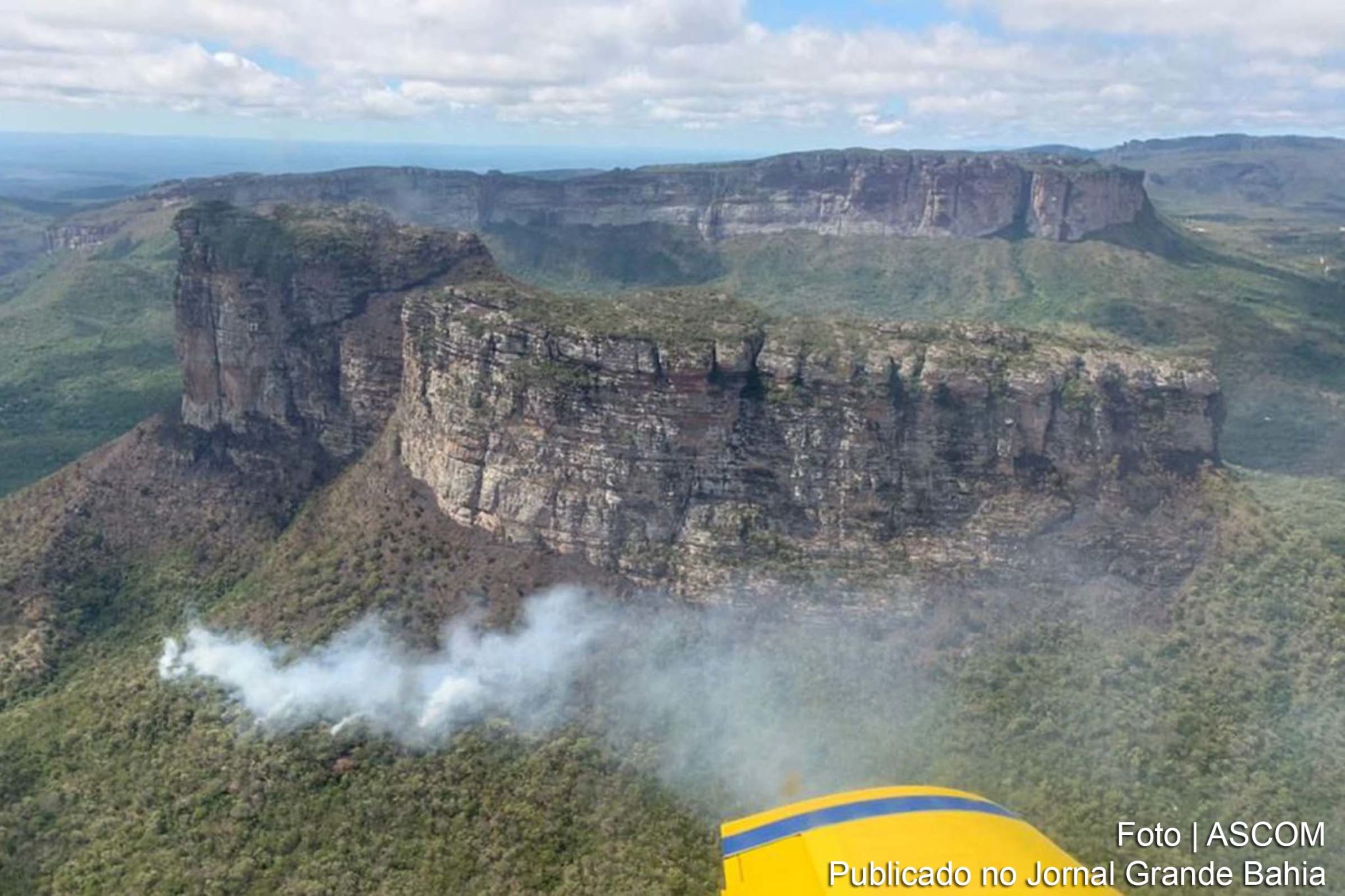 Os primeiros focos de incêndio na região foram identificados no dia 22, na região da Serra do Mandassaia, em Lençóis, a cerca de 420 quilômetros de Salvador.