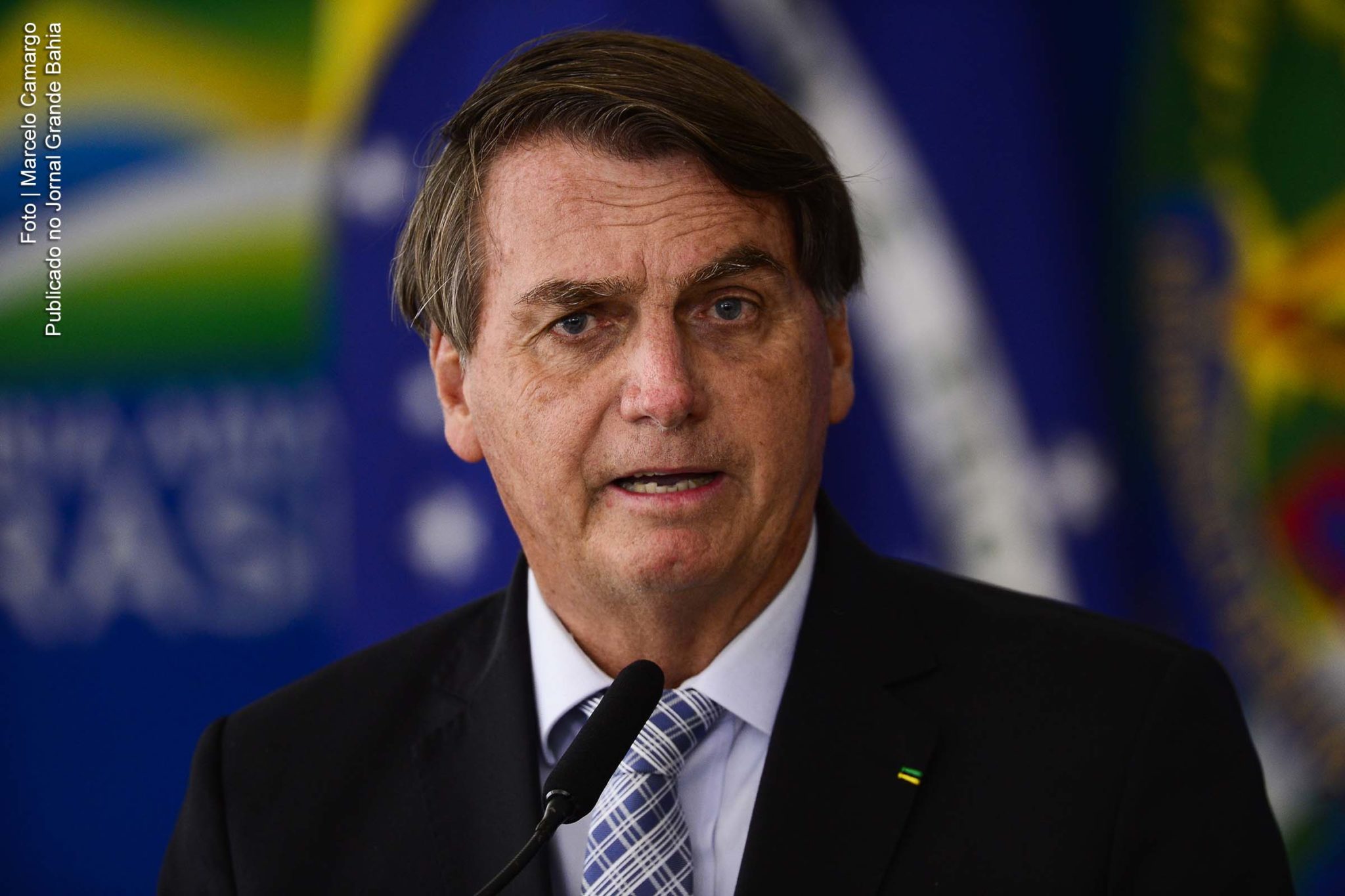 Negacionismo do extremista Jair Bolsonaro contribui com a disseminação do vírus e com o aumento do número de mortos.