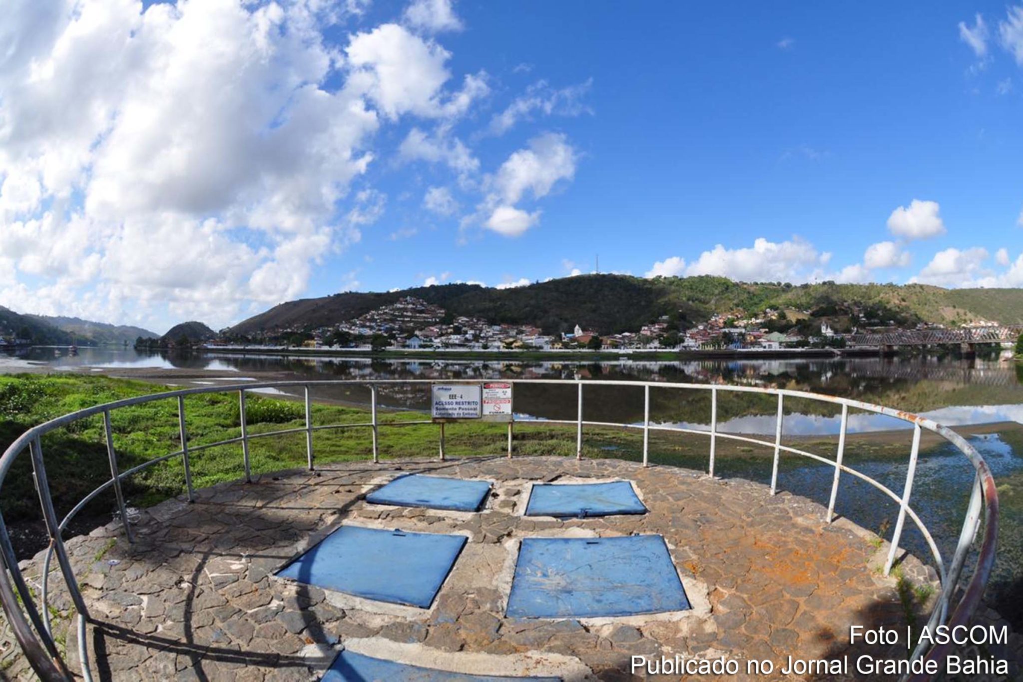Secretaria de Infraestrutura Hídrica e Saneamento (SIHS), por intermédio de sua vinculada, a Embasa, conclui no próximo mês de abril as obras de ampliação do Sistema de Esgotamento Sanitário do município de Santo Amaro.