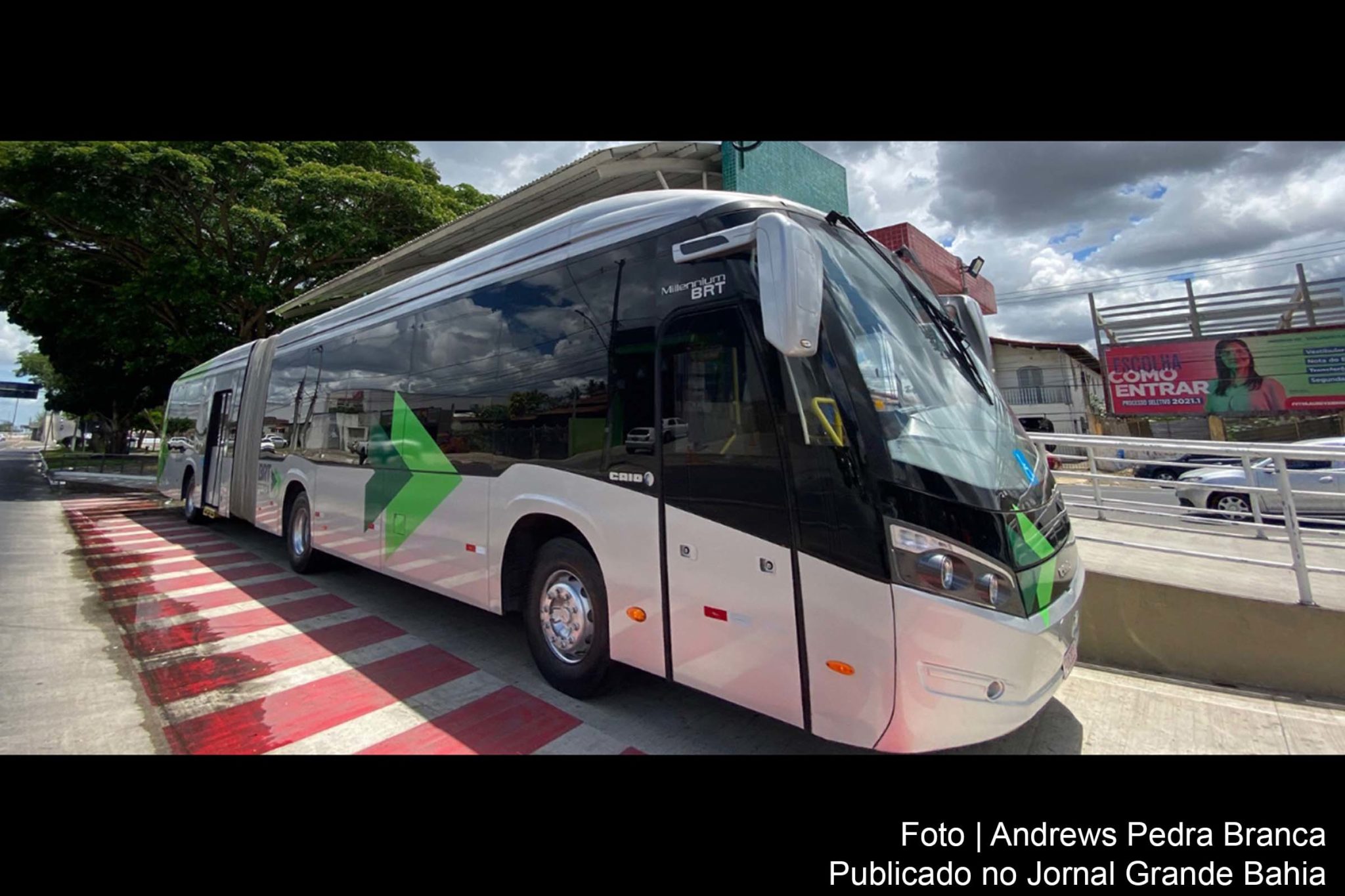 Ônibus urbanos em Feira de Santana circulam das 5 às 20 horas de acordo o novo decreto do Governo Municipal que estabeleceu as medidas restritivas de circulação noturna.