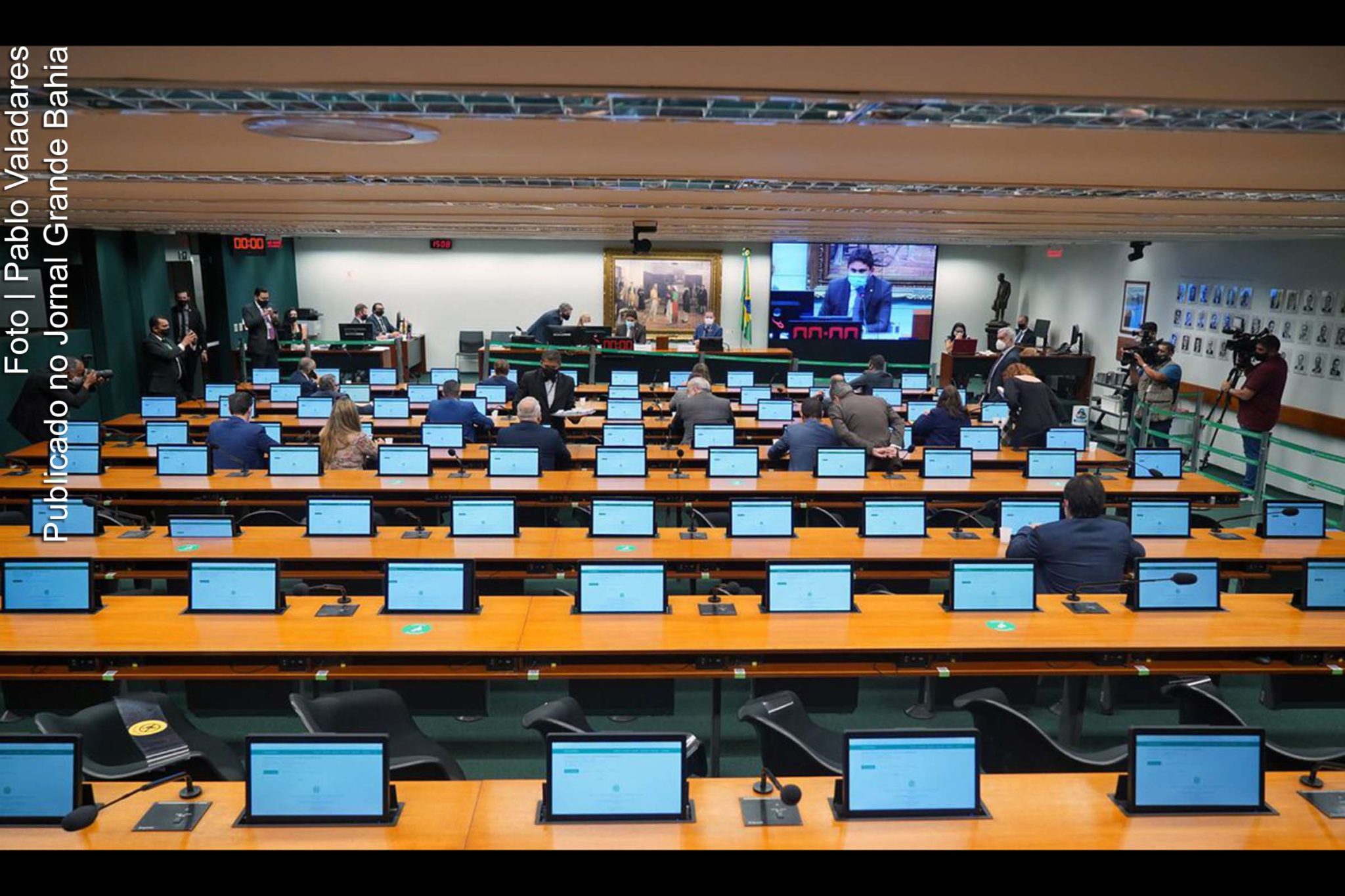 Deputados federais Daniel Silveira (PSL-RJ) e Flordelis (PSD-RJ) foram notificados pelo Conselho de Ética da Câmara dos Deputados dos processos instaurados no órgão para apurar se quebraram o decoro parlamentar.