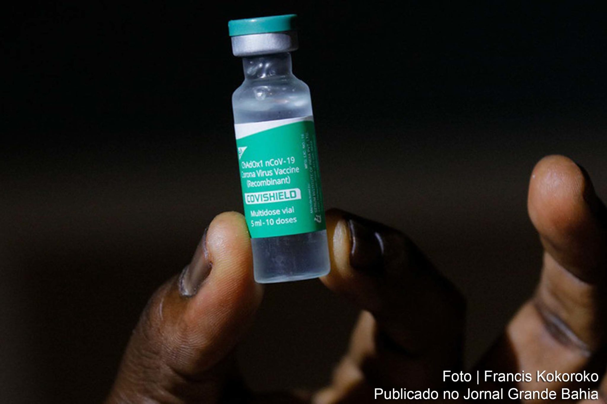 O Covax Facility é um consórcio que convidou países de renda alta e média-alta a criarem um fundo coletivo para comprarem as injeções em conjunto.