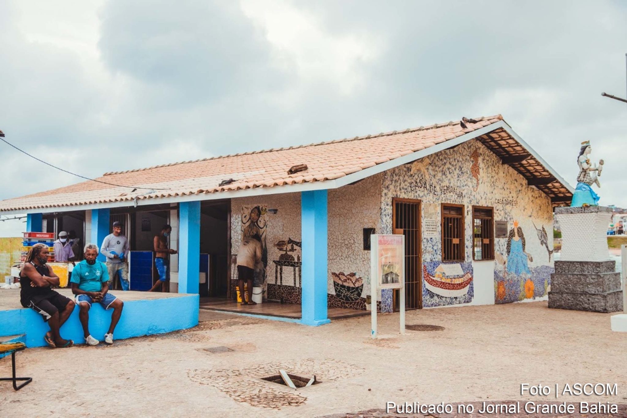 Ambev promove melhorias na colônia de pescadores do Rio Vermelho.